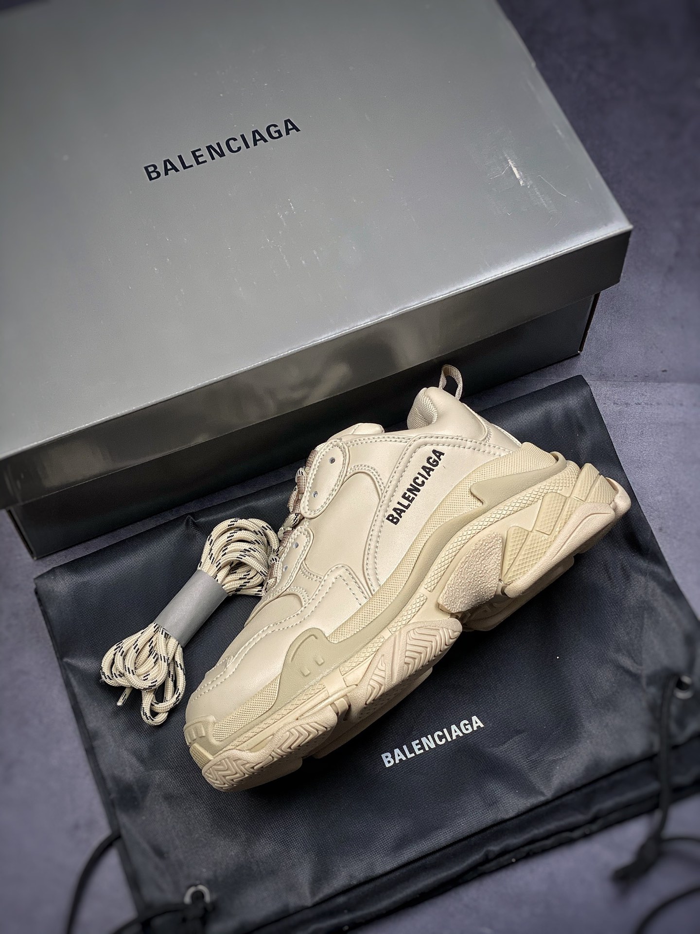 380  BALENCIAGA  Triple S 巴黎世家一代 卡其 做旧厚底老爹鞋 536737 W2FW1 4561