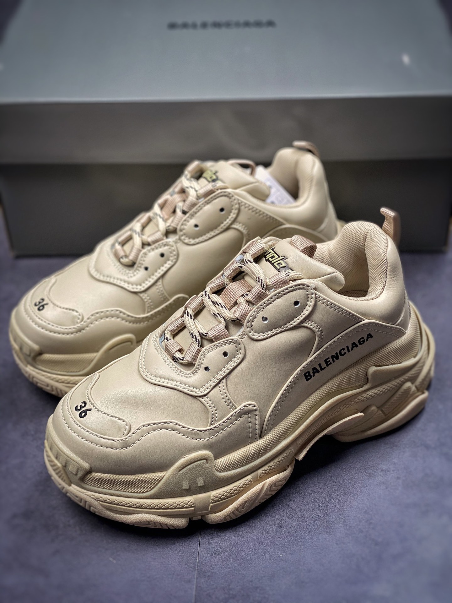 380  BALENCIAGA  Triple S 巴黎世家一代 卡其 做旧厚底老爹鞋 536737 W2FW1 4561