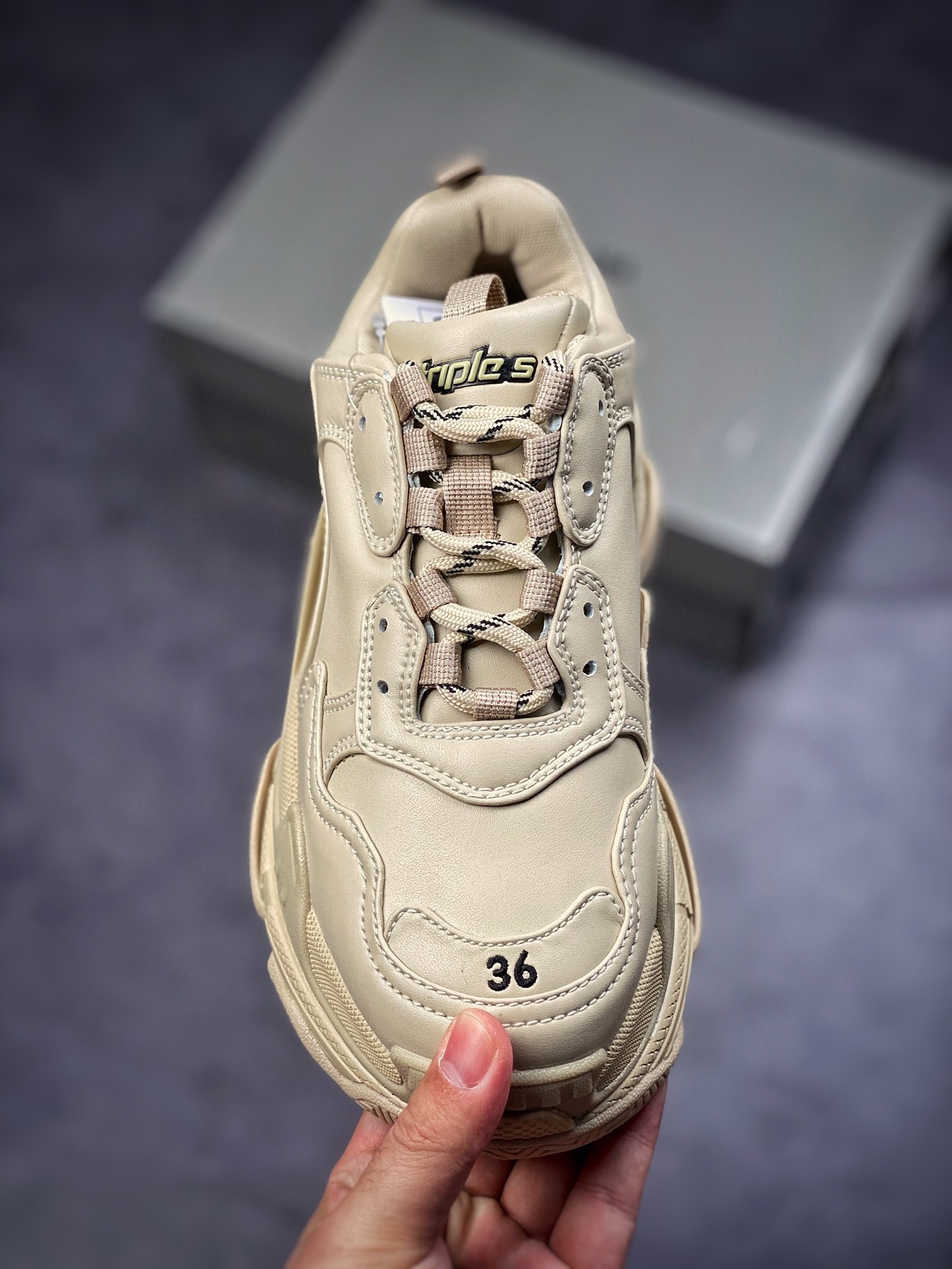 380  BALENCIAGA  Triple S 巴黎世家一代 卡其 做旧厚底老爹鞋 536737 W2FW1 4561