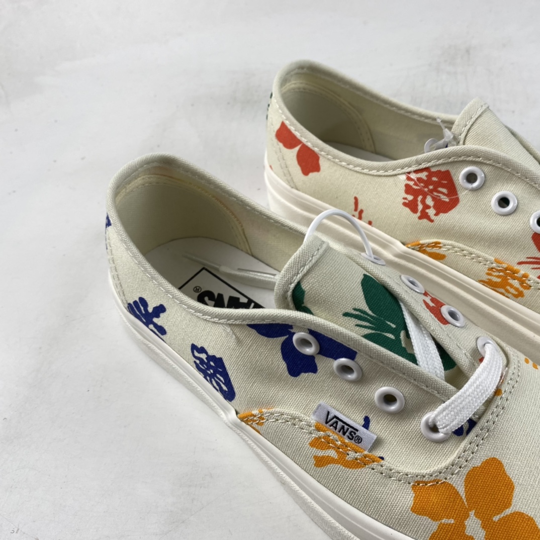 P140  Vans Authentic 范斯2022年新款时尚花卉情侣低帮休闲板鞋 VN0A4BV92BL