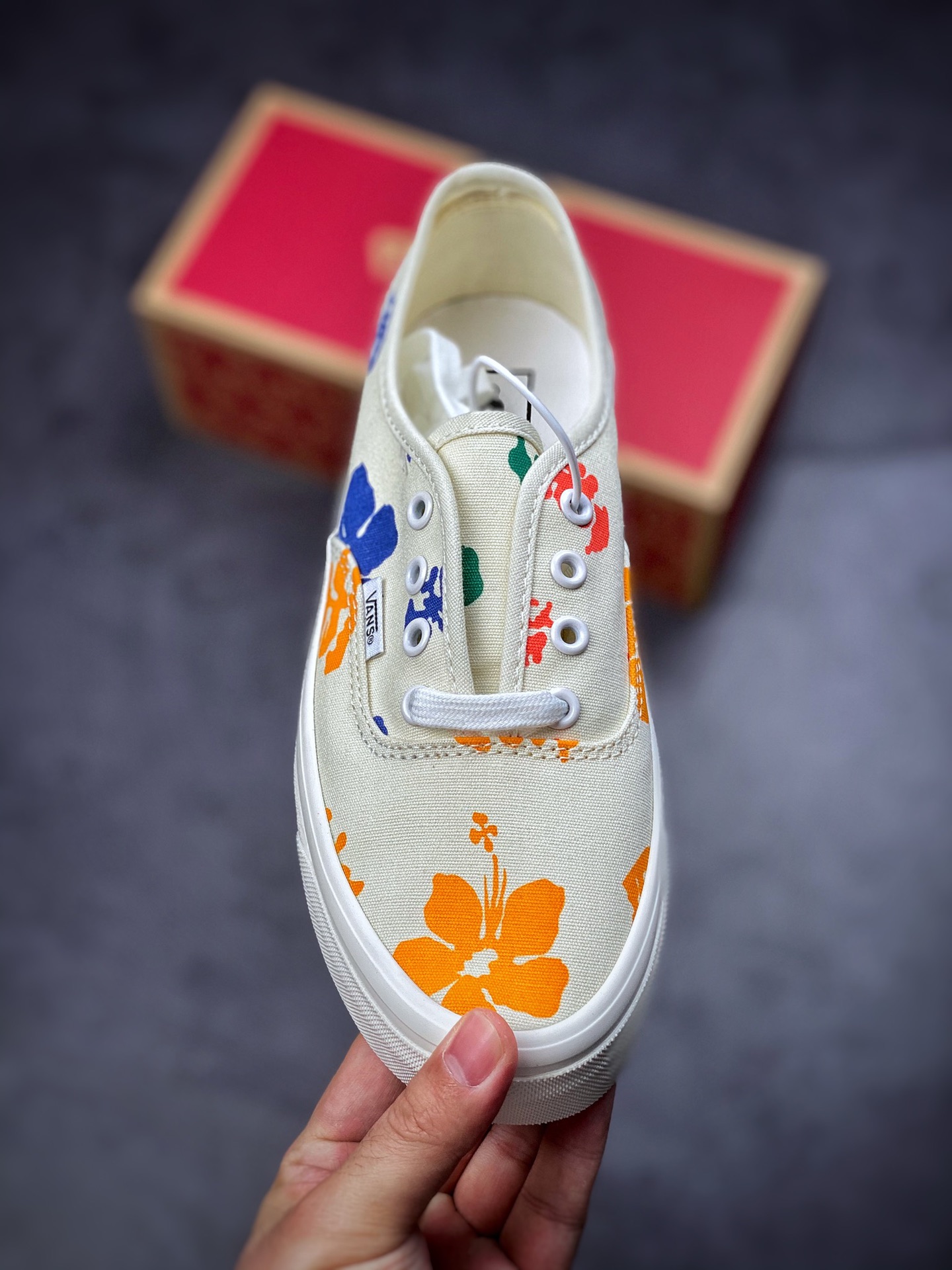 140  Vans Authentic 范斯2022年新款时尚彩色花卉印花情侣低帮休闲板鞋 VN0A4BV92BL