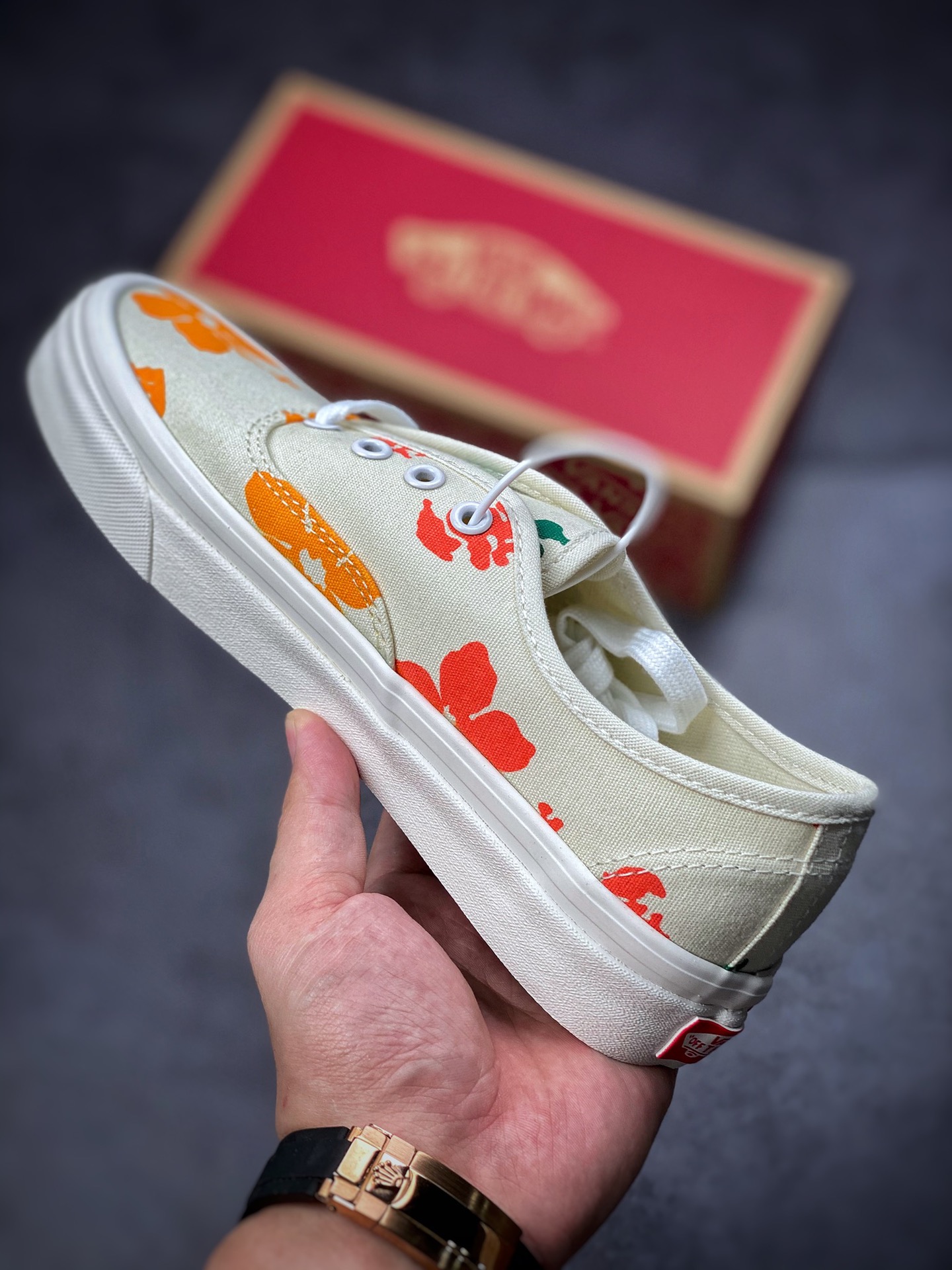 140  Vans Authentic 范斯2022年新款时尚彩色花卉印花情侣低帮休闲板鞋 VN0A4BV92BL