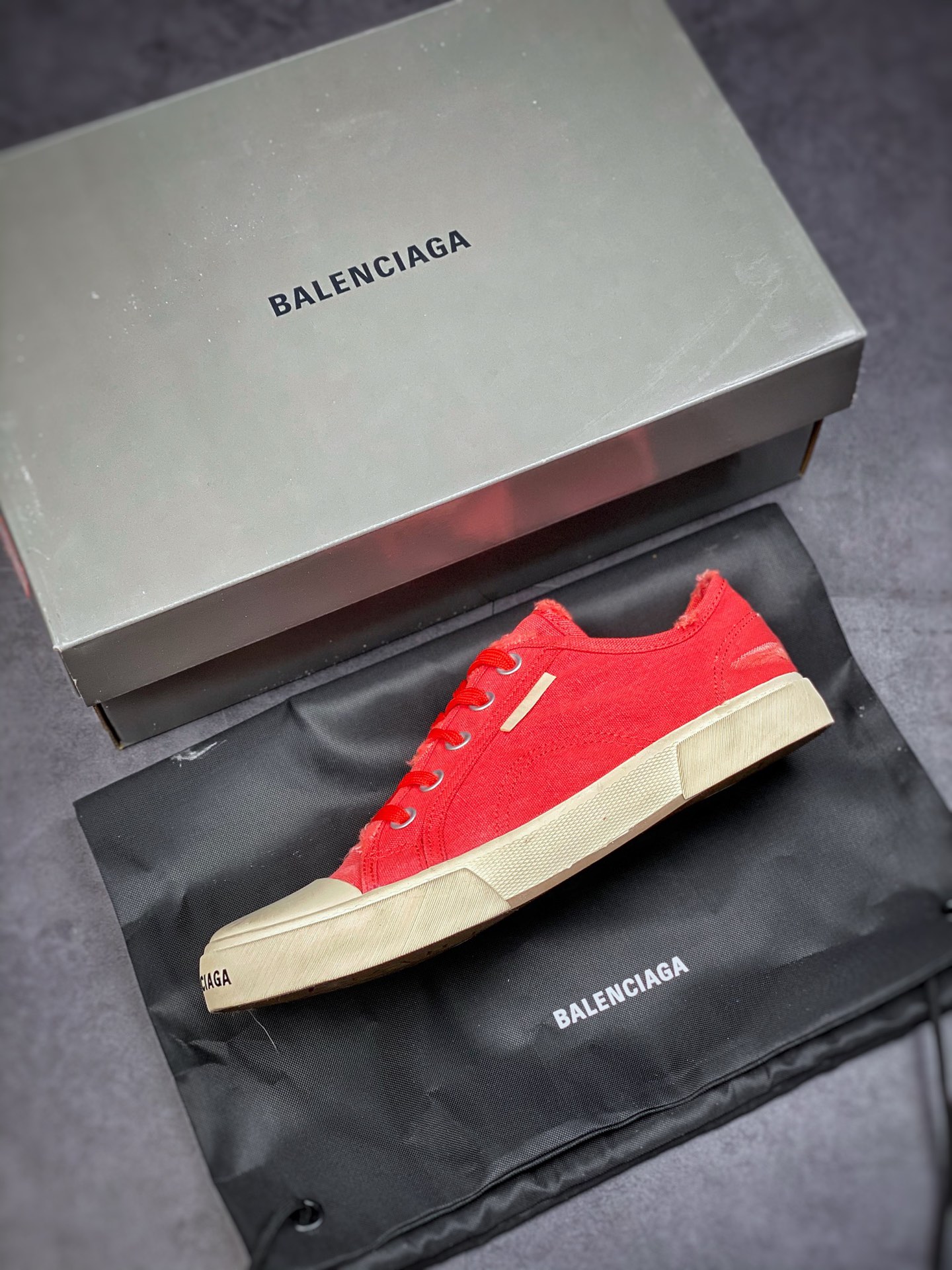 BALENCIAGA Balenciaga red canvas shoes 22 summer new products PARIS wear and old effect casual low-top canvas shoes