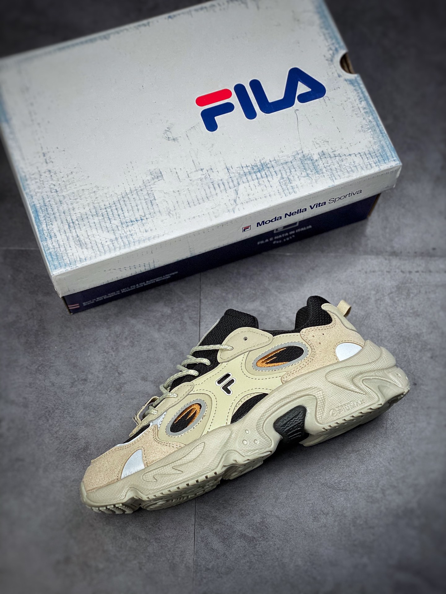 FILA FUSION Fila tide brand daddy shoes female summer hard candy shoes thick bottom daddy shoes running shoes T12M217314FTB