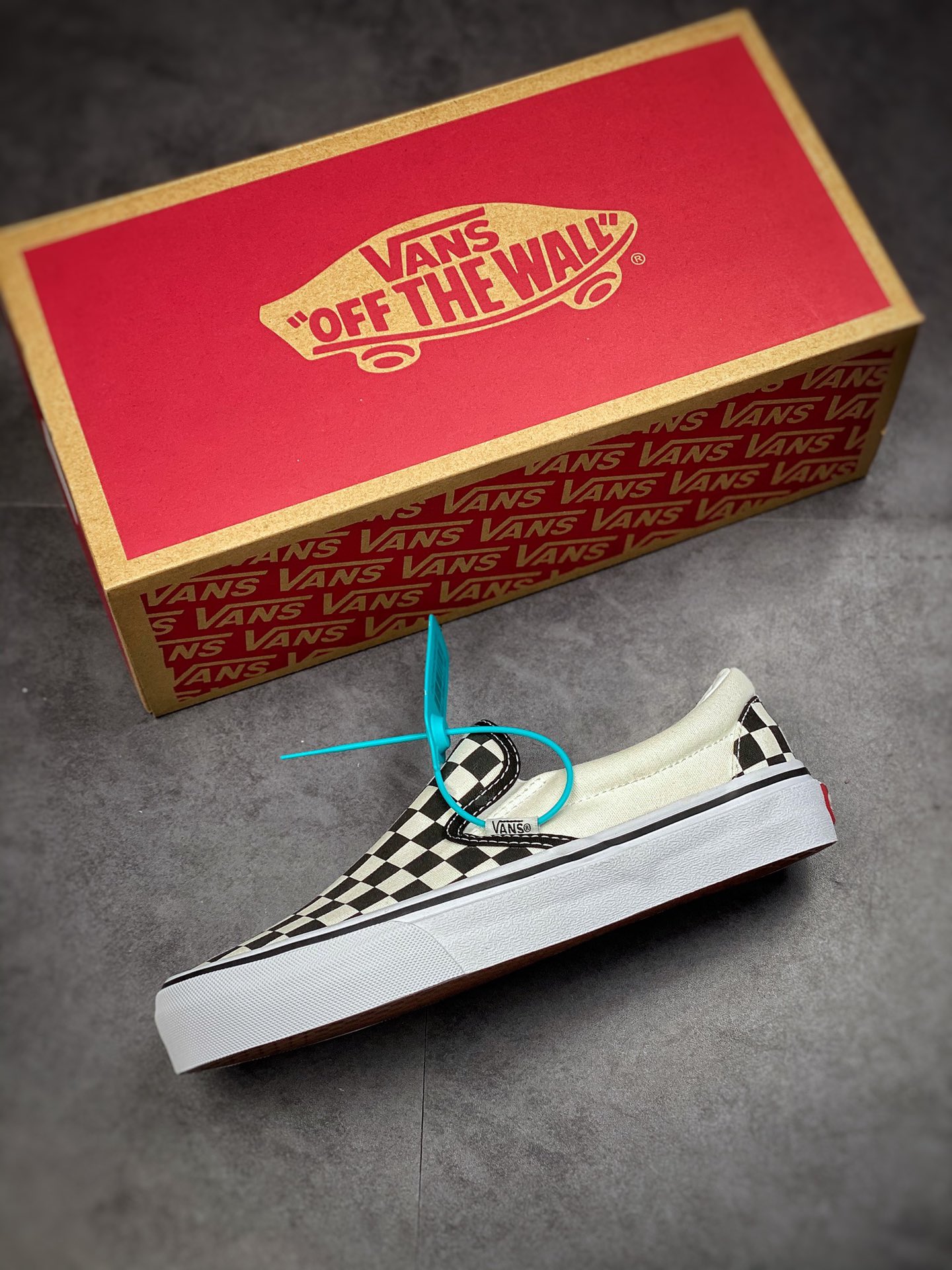 Vans Slip-On 2022 latest checkerboard slip-on sneakers