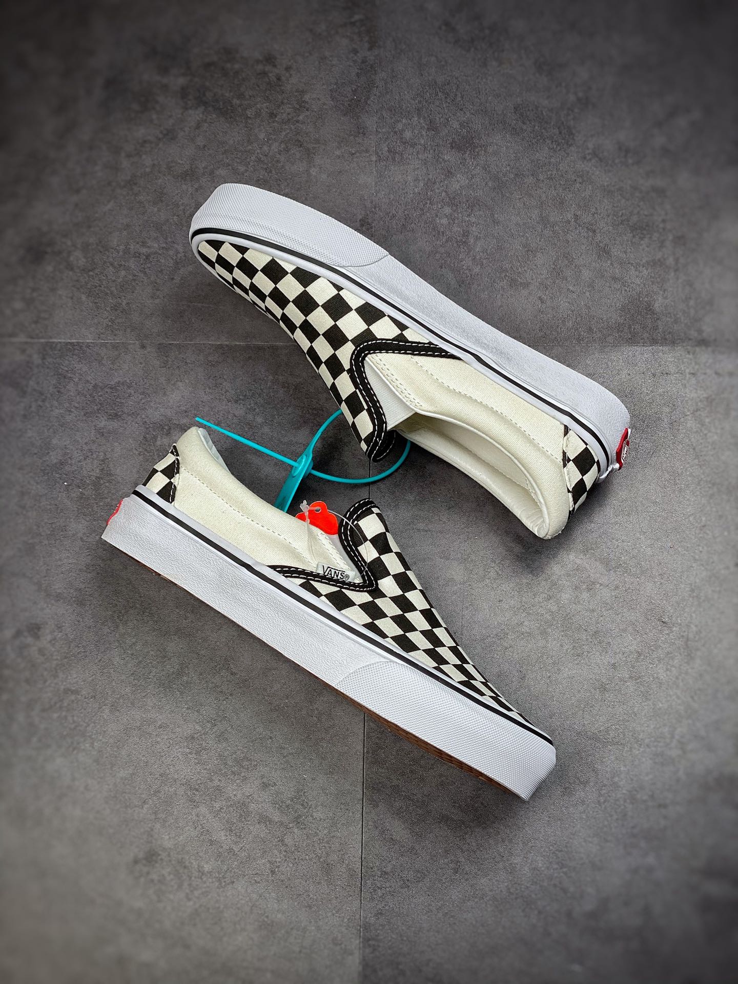 Vans Slip-On 2022 latest checkerboard slip-on sneakers