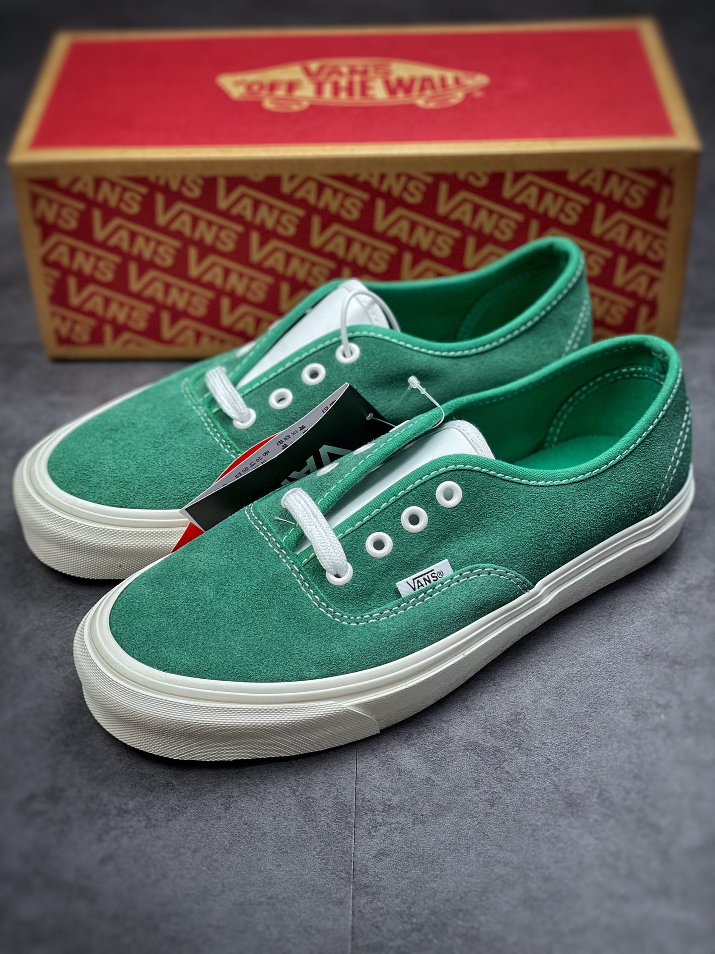 VANS AUTHENTIC Classic Dark Green Suede Sneakers