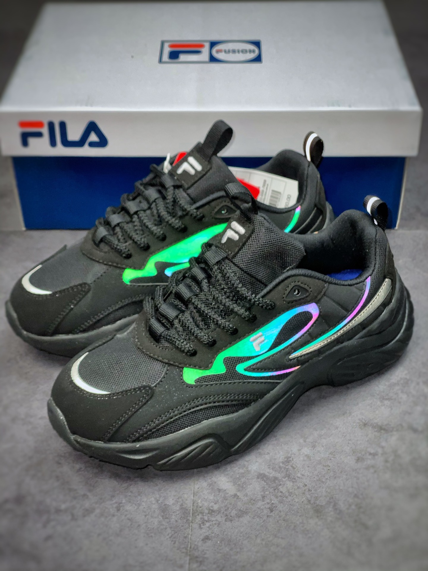 2022ss spring FILA FUSION launches the new T12W217303FBS series of big-eyed dad shoes