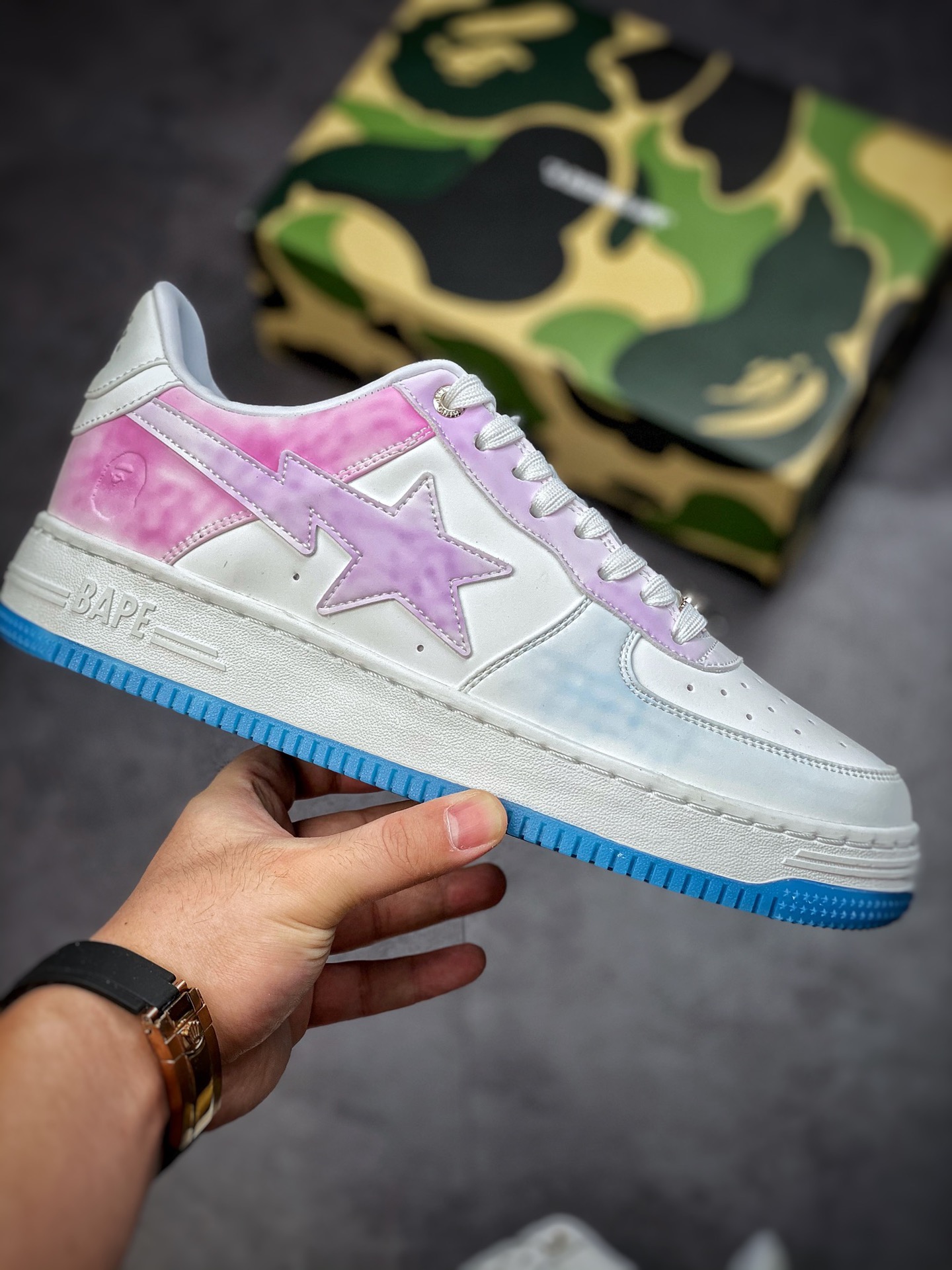 Bape Sta To Low star with the same ape head classic patent leather low-top sports casual sneakers