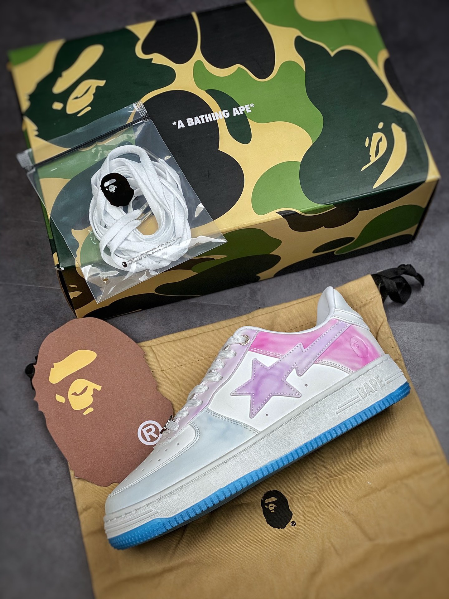 Bape Sta To Low star with the same ape head classic patent leather low-top sports casual sneakers