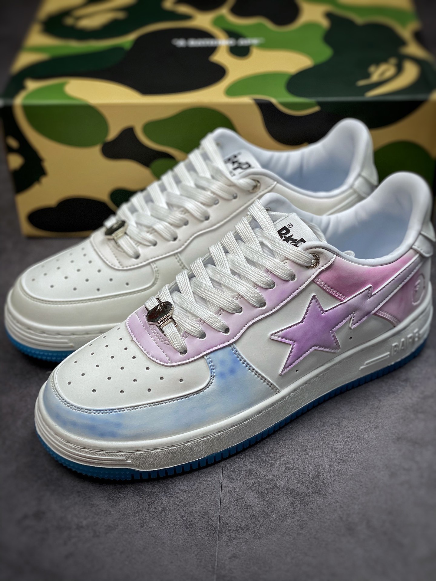 Bape Sta To Low star with the same ape head classic patent leather low-top sports casual sneakers