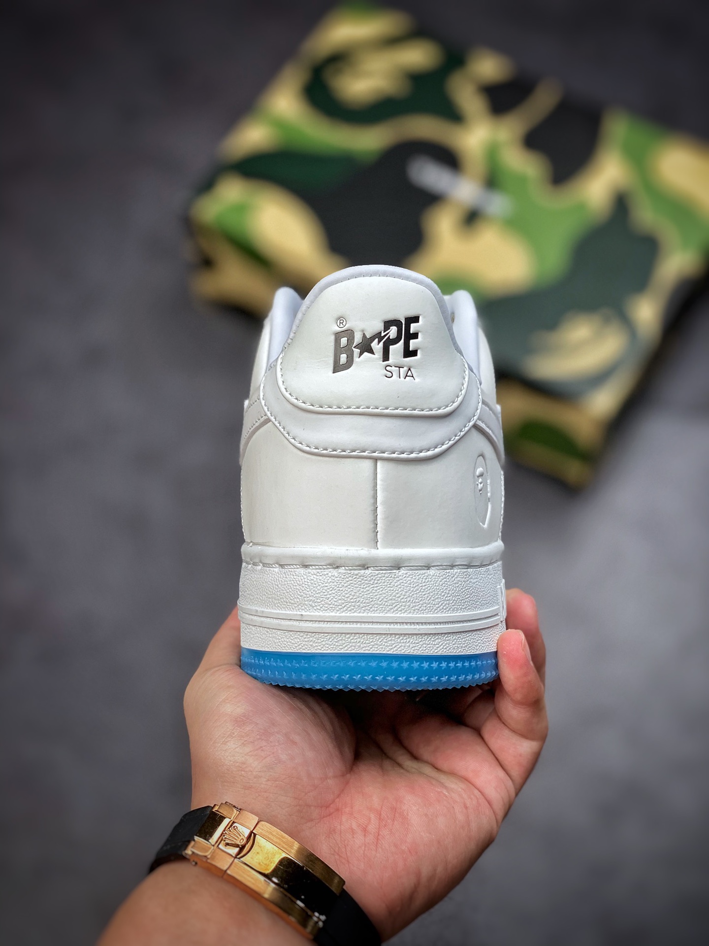 Bape Sta To Low star with the same ape head classic patent leather low-top sports casual sneakers