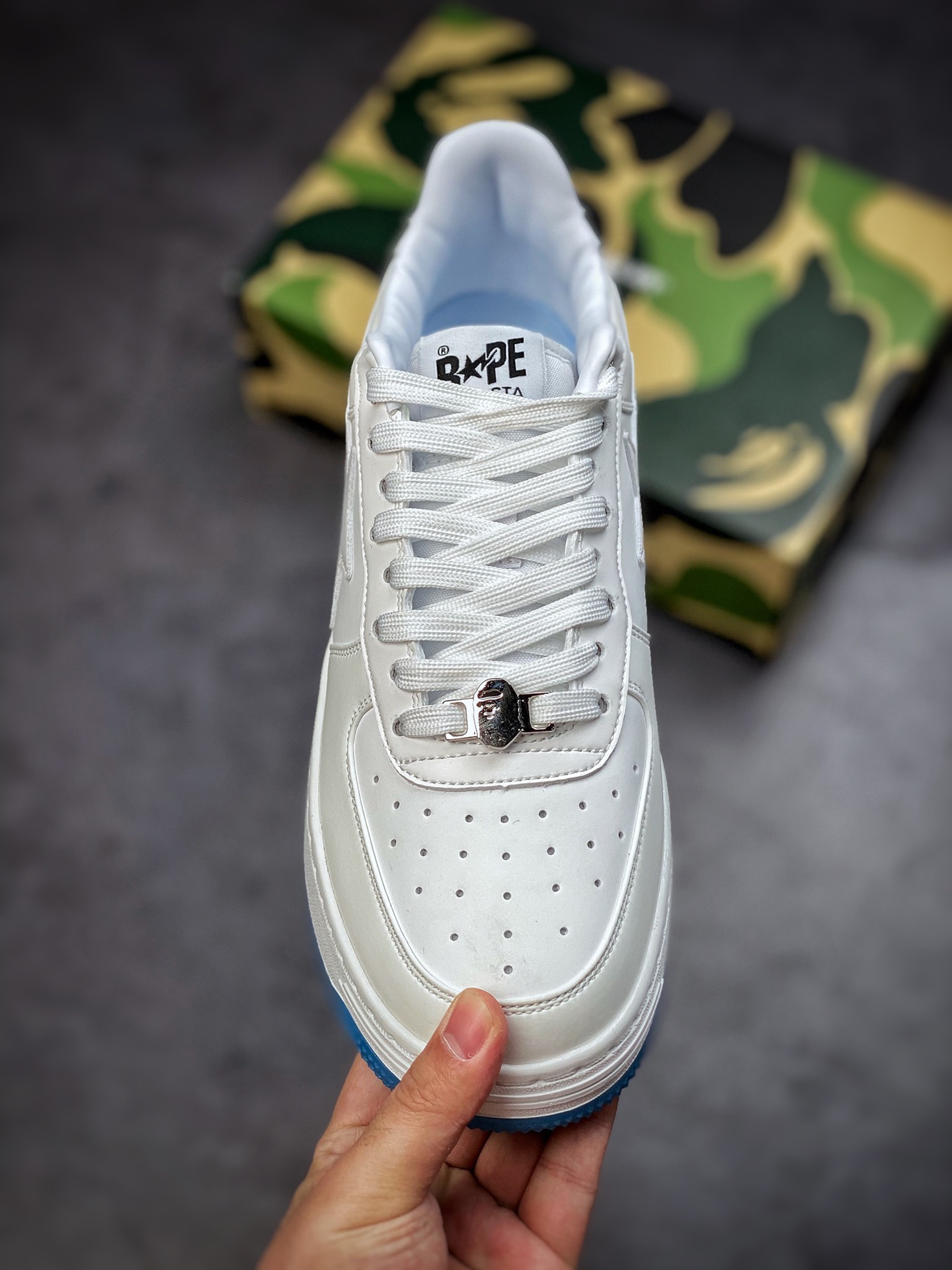 Bape Sta To Low star with the same ape head classic patent leather low-top sports casual sneakers