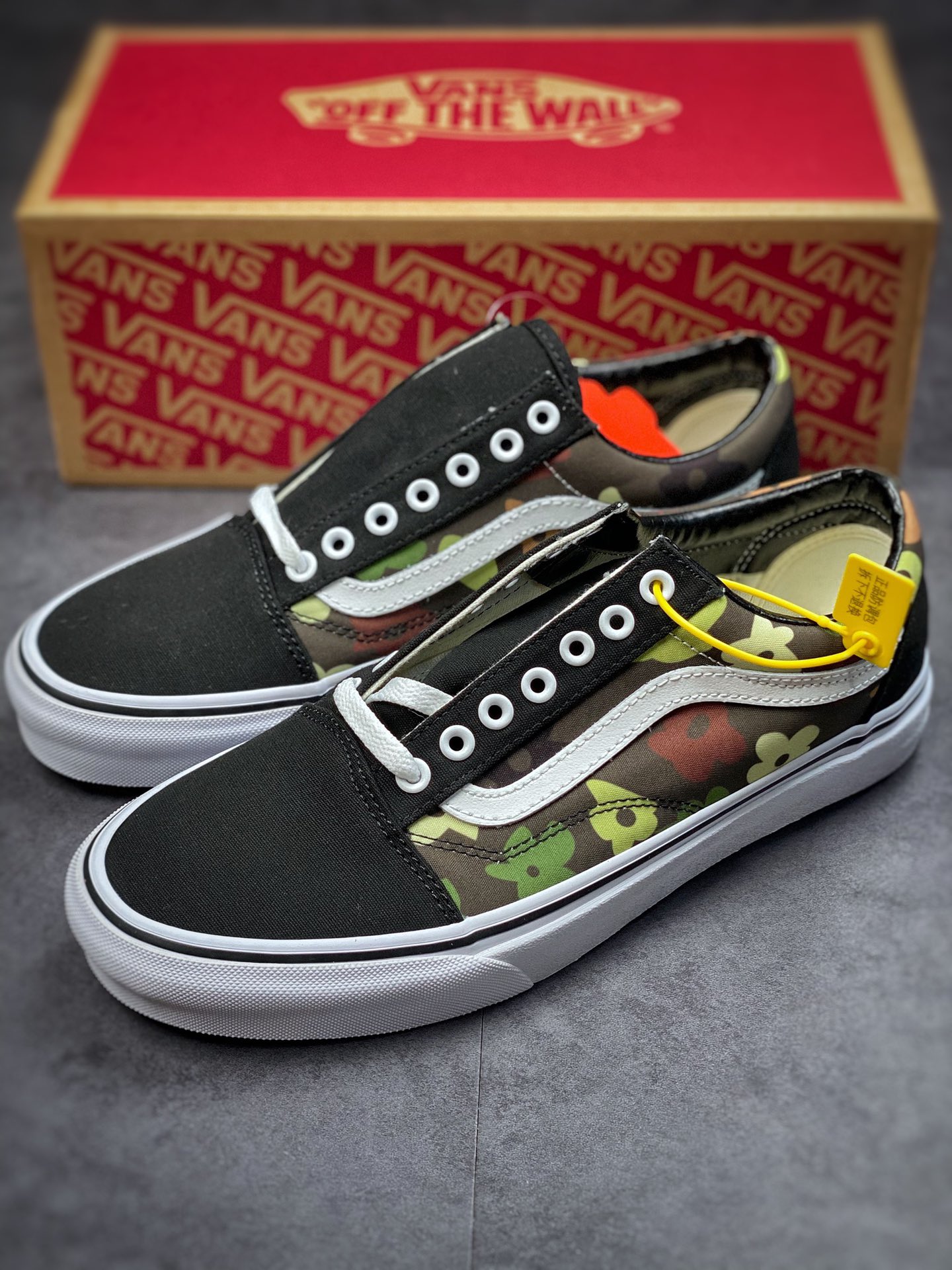 Vans Old Skool Vans Camouflage Floral Low-Top Casual Sneakers