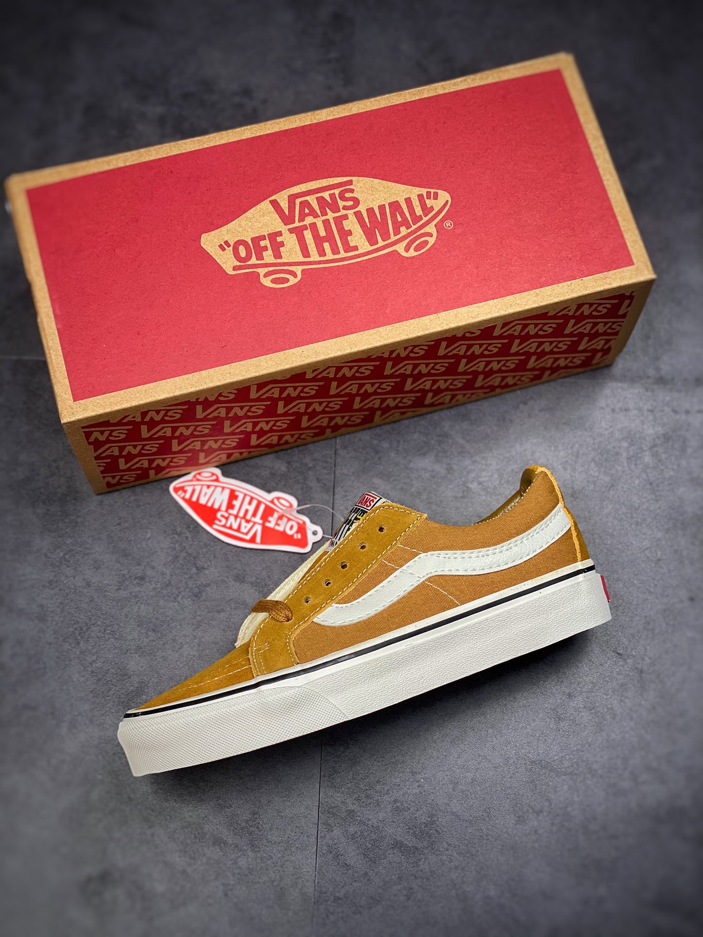 Shawn Yue with the same Vans Sk8-Low natural yellow/brown VANS Vans Sk8-Low 2022 spring and summer new VN0A4UWIA0T