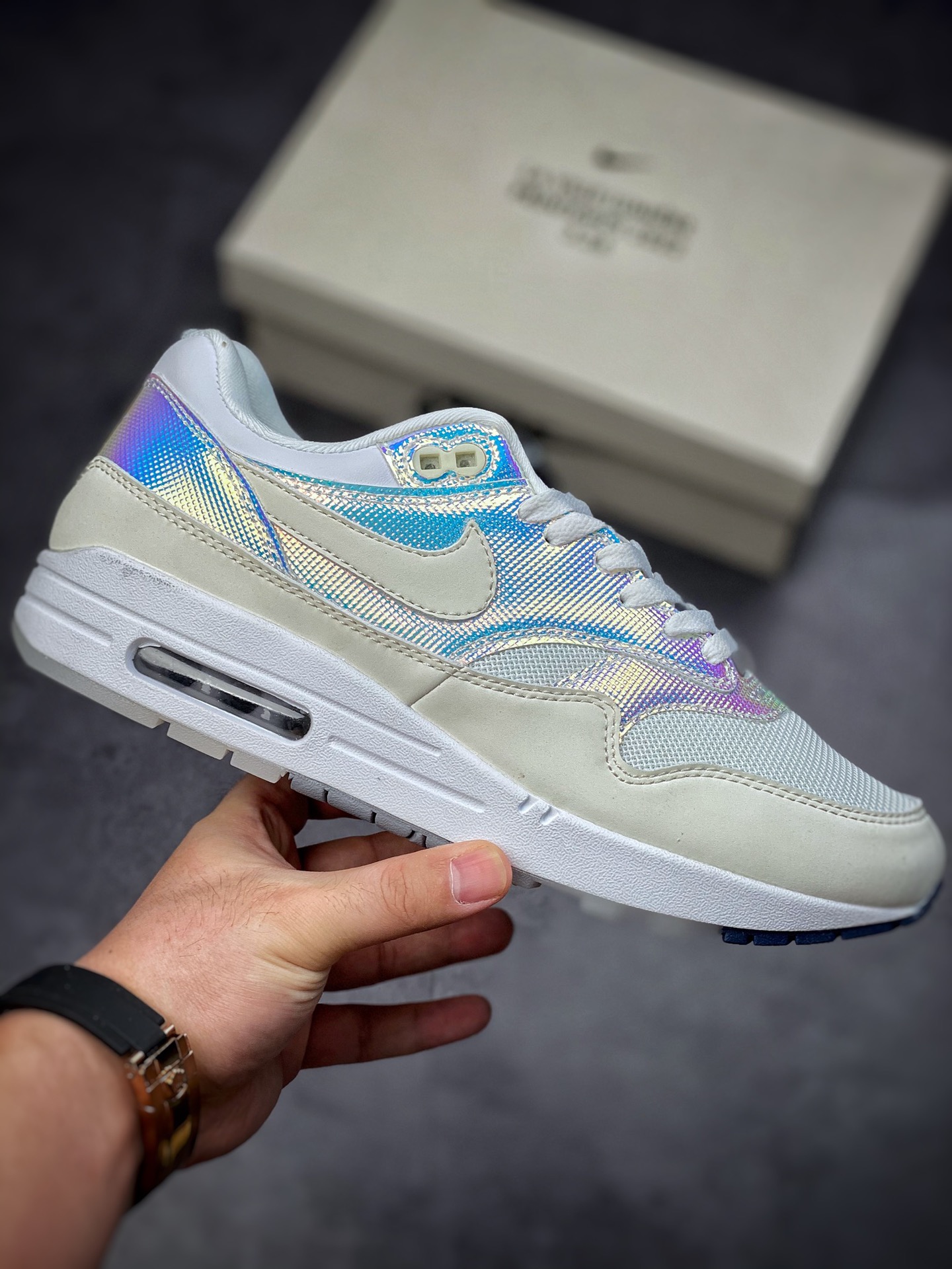 240 NIKE Air Max 1 ”La Ville Lumière” 彩虹渐变光之城 DQ9326-100