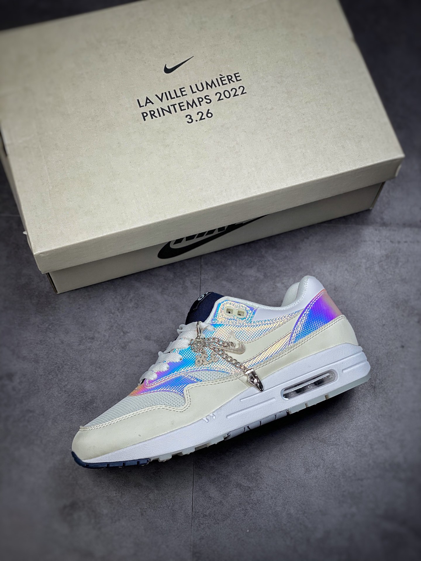 240 NIKE Air Max 1 ”La Ville Lumière” 彩虹渐变光之城 DQ9326-100