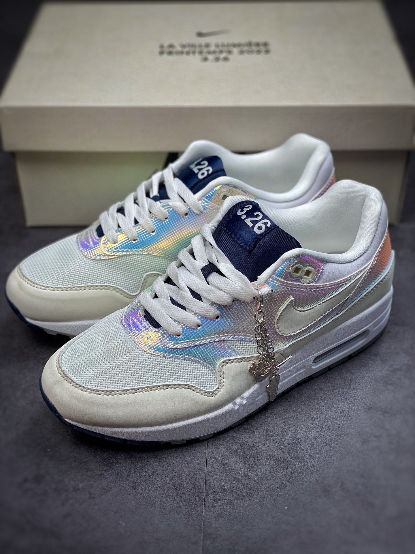 240 NIKE Air Max 1 ”La Ville Lumière” 彩虹渐变光之城 DQ9326-100