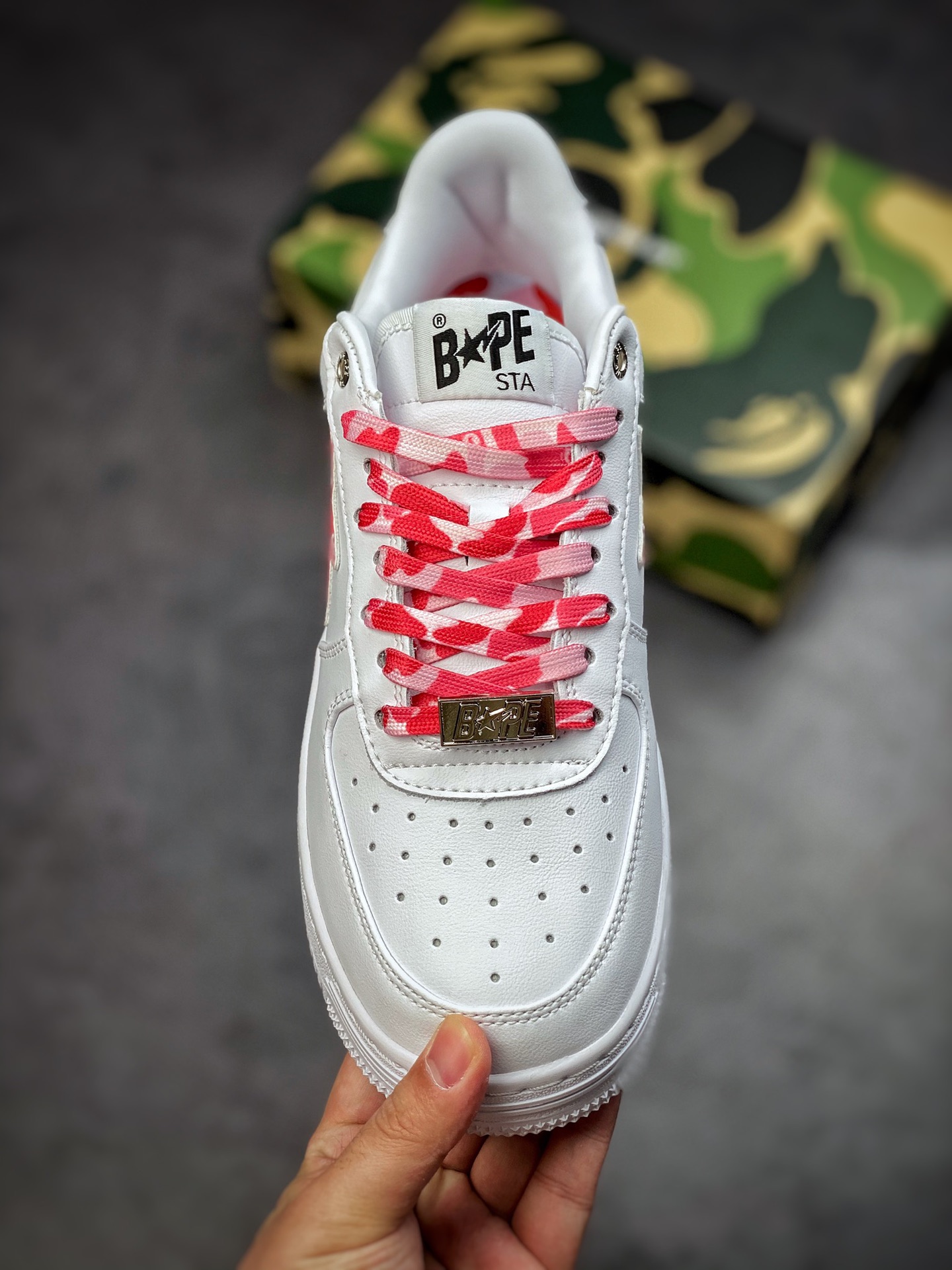 Bape Sta To Low star with the same ape head classic patent leather low-top sports casual sneakers