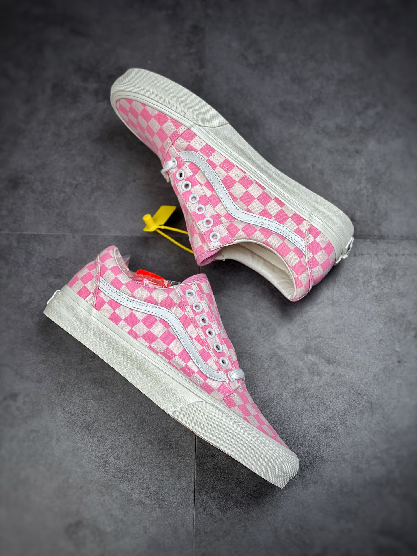 Vans Old Skool Vans Official Cherry Blossom Powder Checkerboard Shoe Canvas Shoes VN0A7Q2JZY2