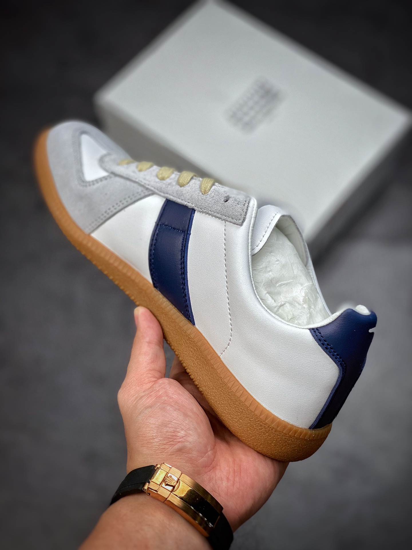 22 Classic Replica Leather Low sneaker S570236