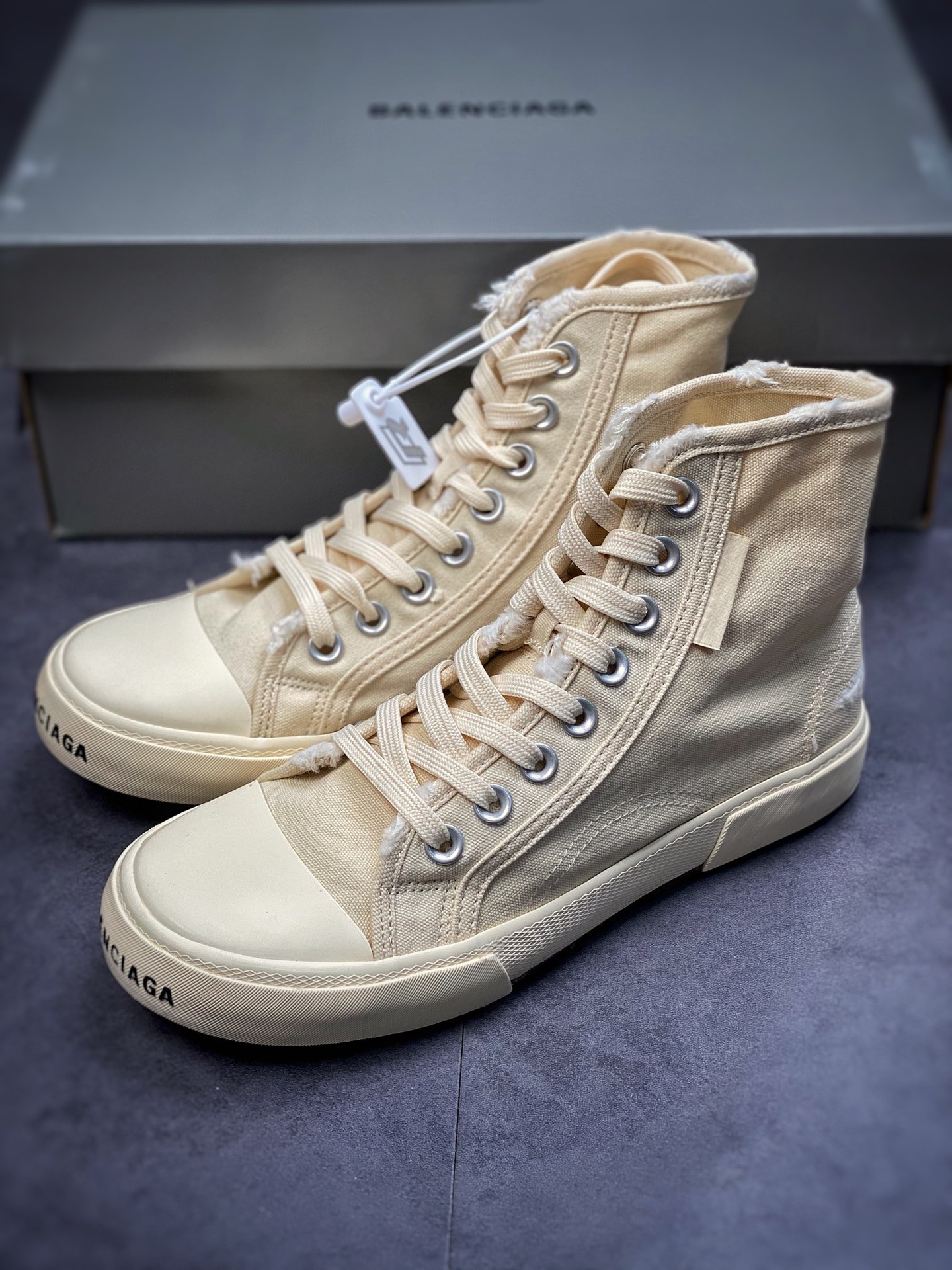 ”Summer new product, French high-end luxury brand-Balenciaga Paris High-top Canvas Paris Summer Series High Top 688756 W3RC4 9090”