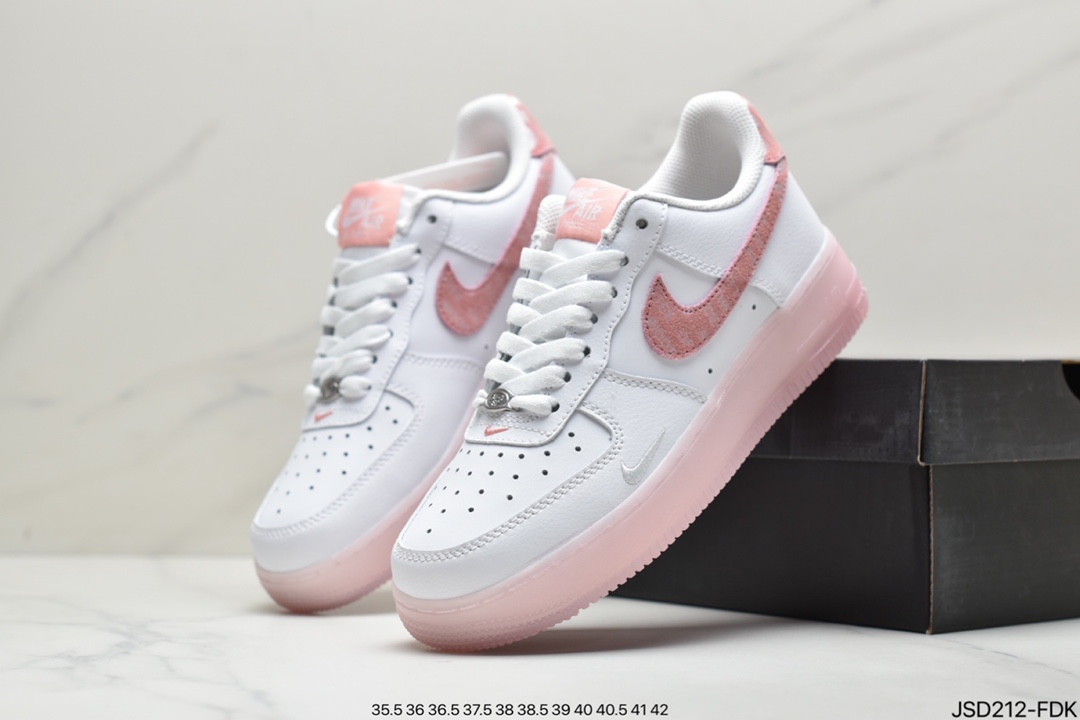 Air Force 1 '07 Low original last original cardboard to create pure air force version CW2288