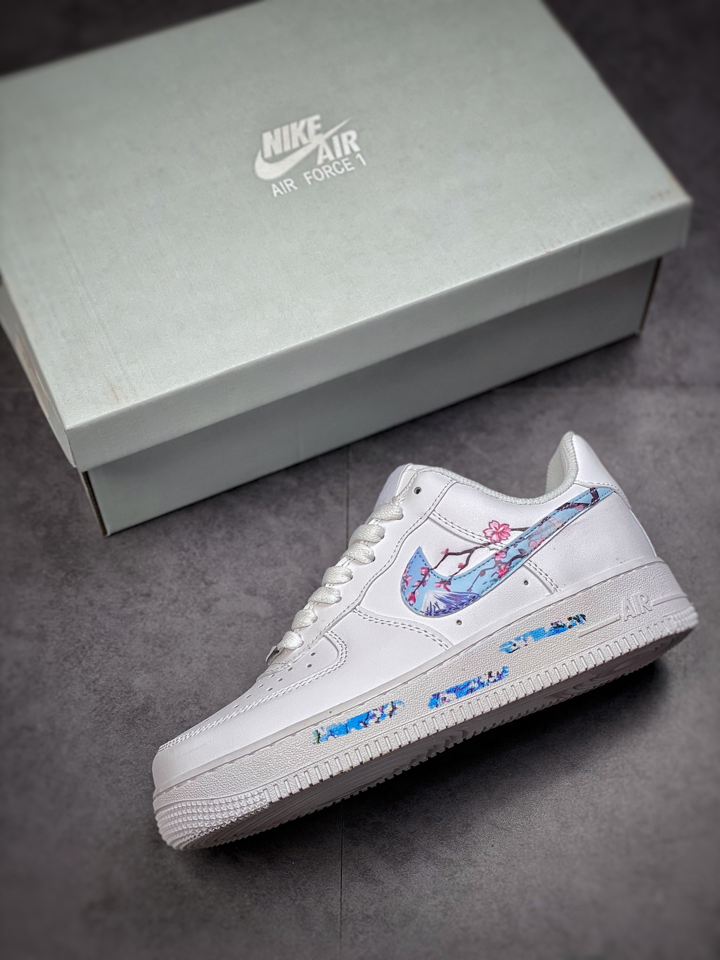 180 Nike Air Force 1 Low 07 樱花彩绘 CW2288-111