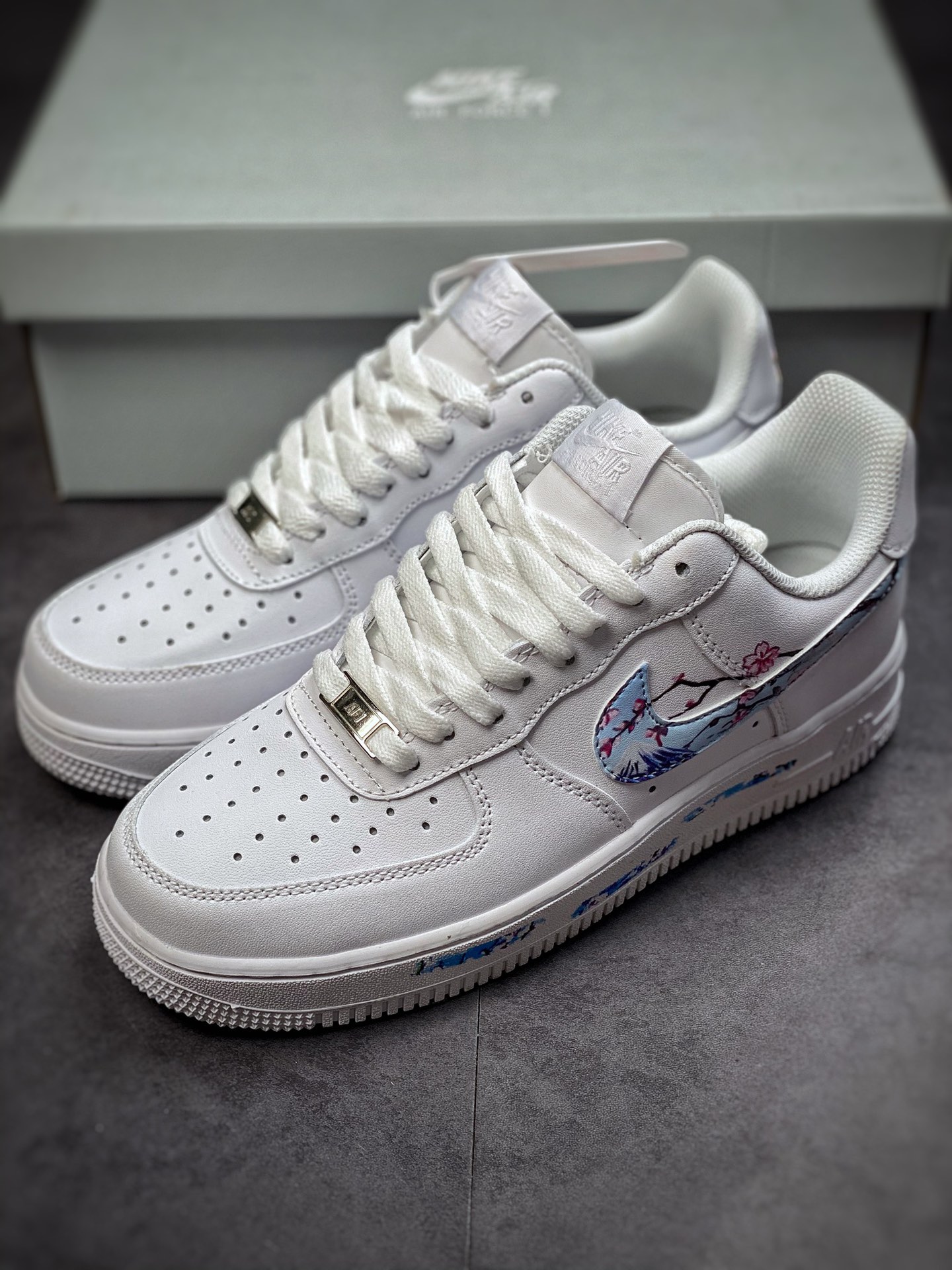 180 Nike Air Force 1 Low 07 樱花彩绘 CW2288-111