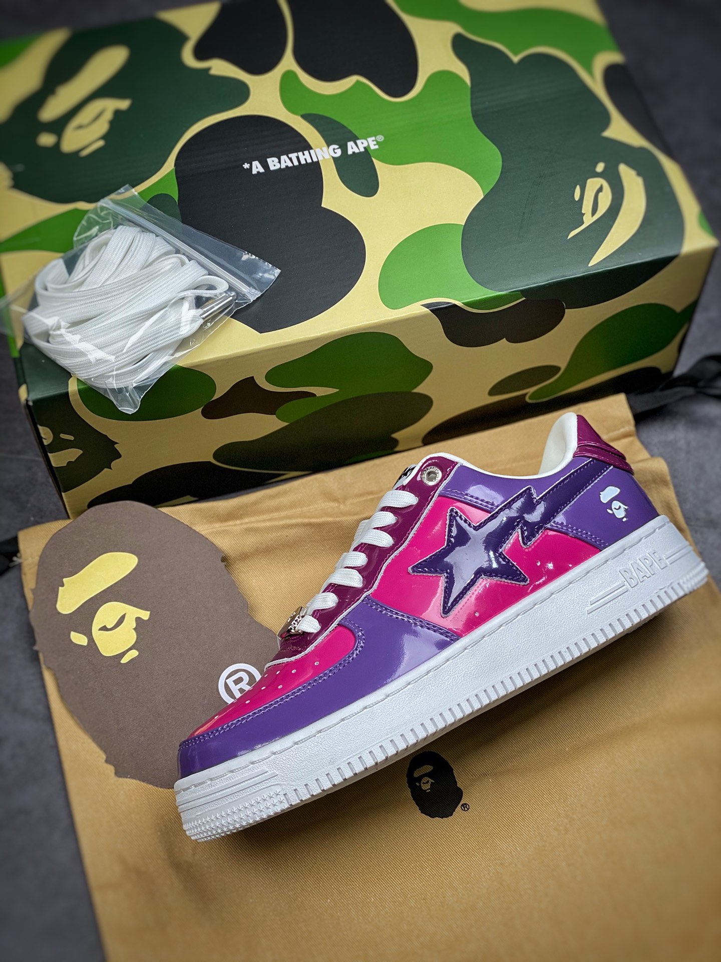 Bape Sta To Low star with the same ape head classic patent leather low-top sports casual sneakers