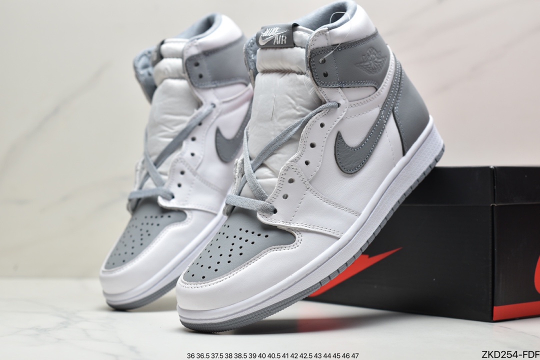Air Jordan 1 High OG Stealth AJ1 High Top Series 555088-037