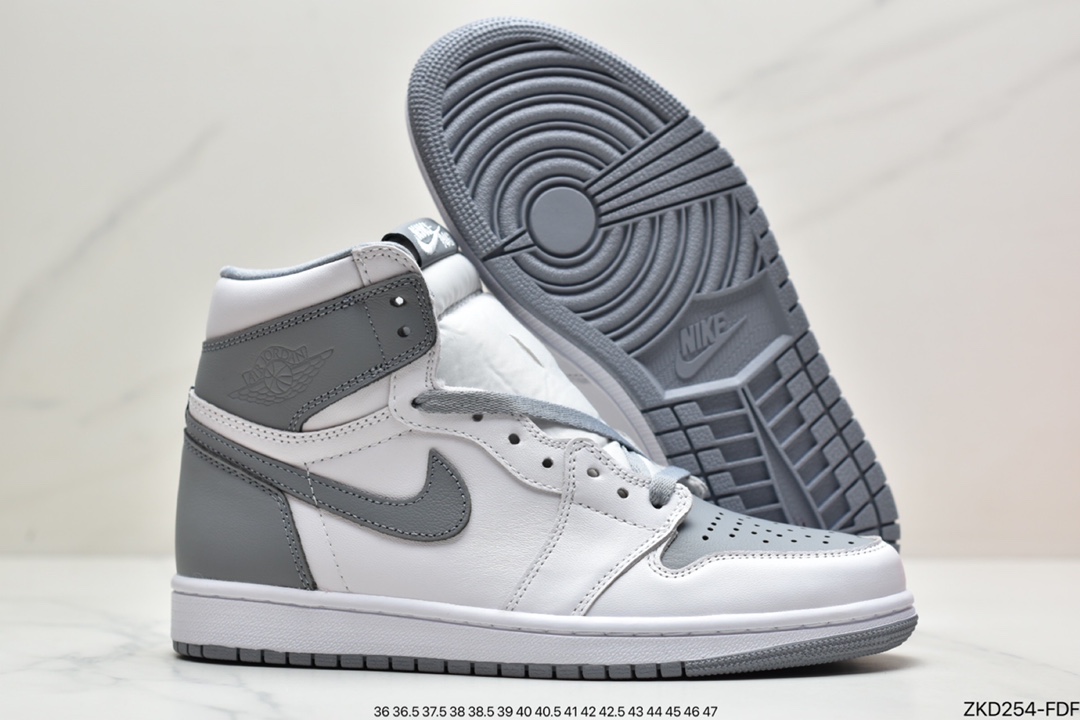 Air Jordan 1 High OG Stealth AJ1 High Top Series 555088-037