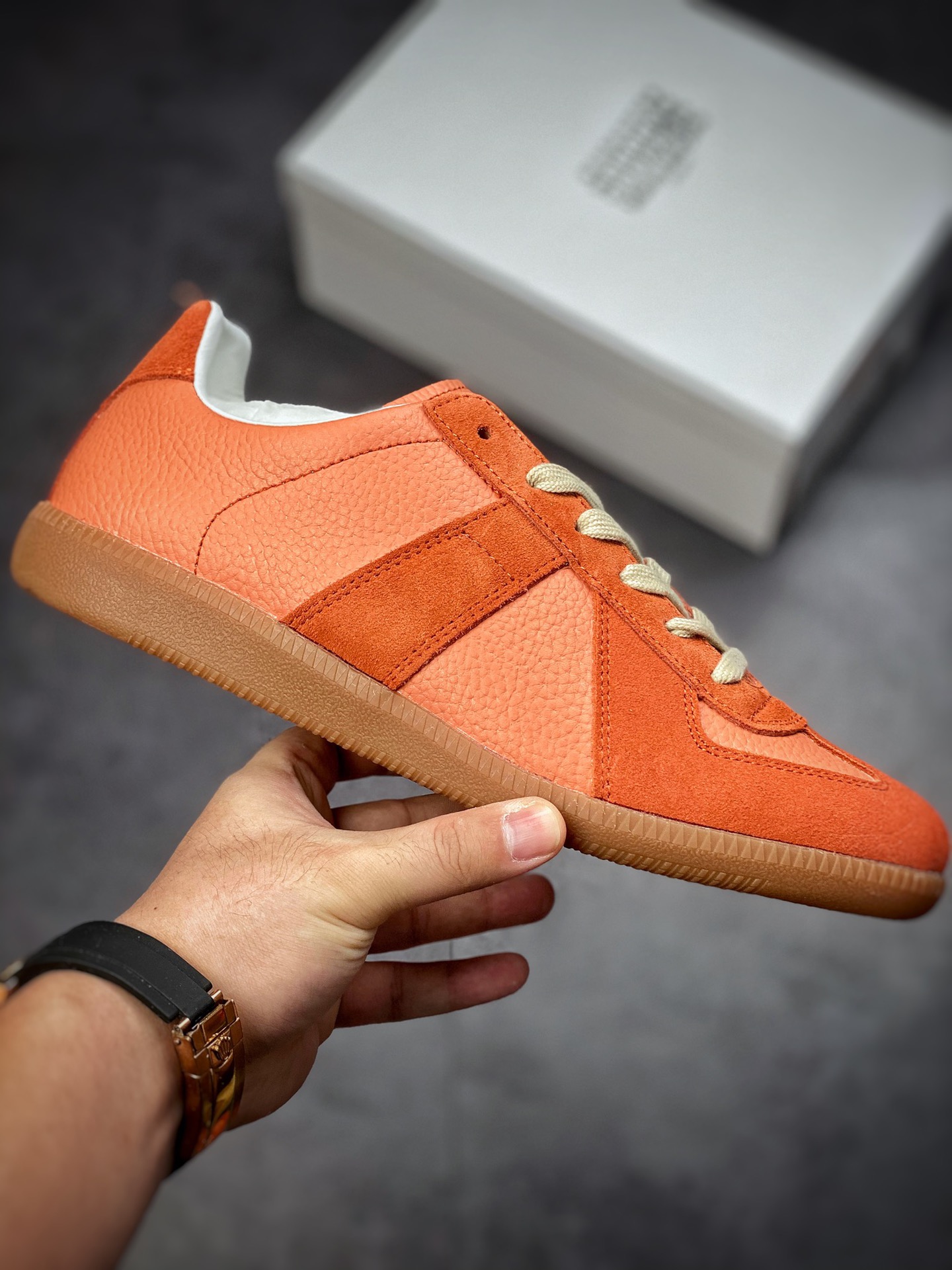 22 Classic Replica Leather Low sneaker S58WS0109