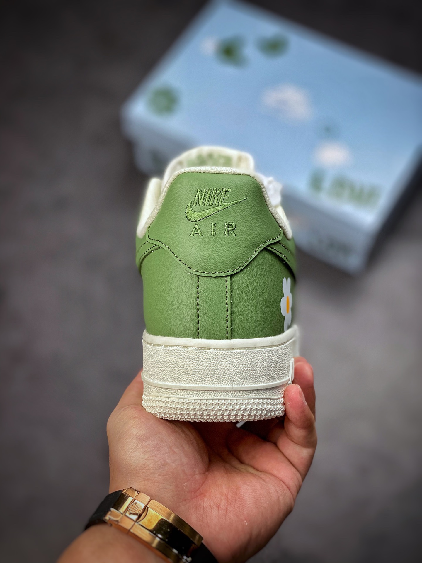 Nike Air Force 1 Low 07 White and Green Small Chrysanthemum CW2288-662