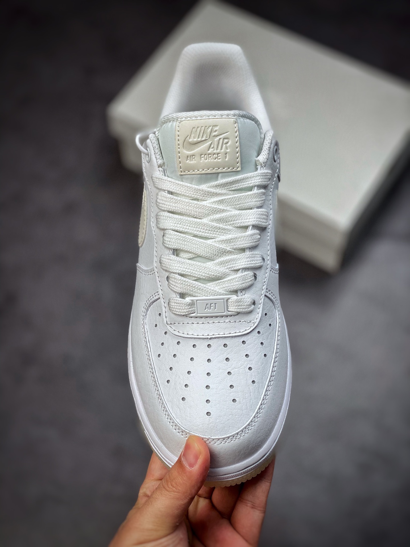 Nike Air Force 1 Low 07 Crystal Luminous Hook AO2132-101