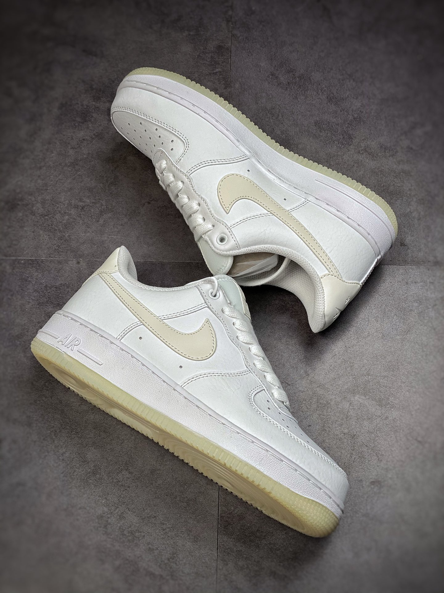Nike Air Force 1 Low 07 Crystal Luminous Hook AO2132-101