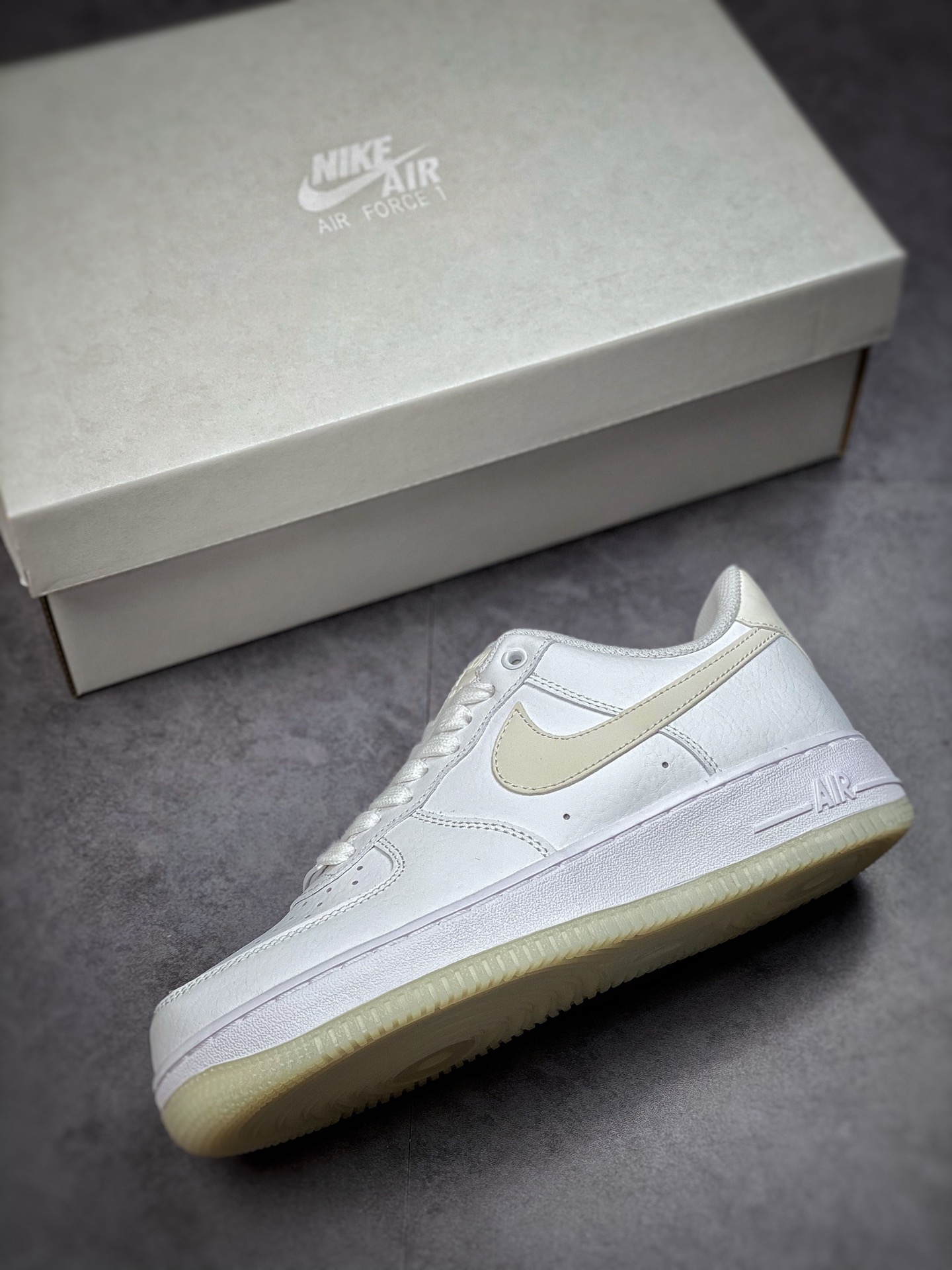 Nike Air Force 1 Low 07 Crystal Luminous Hook AO2132-101