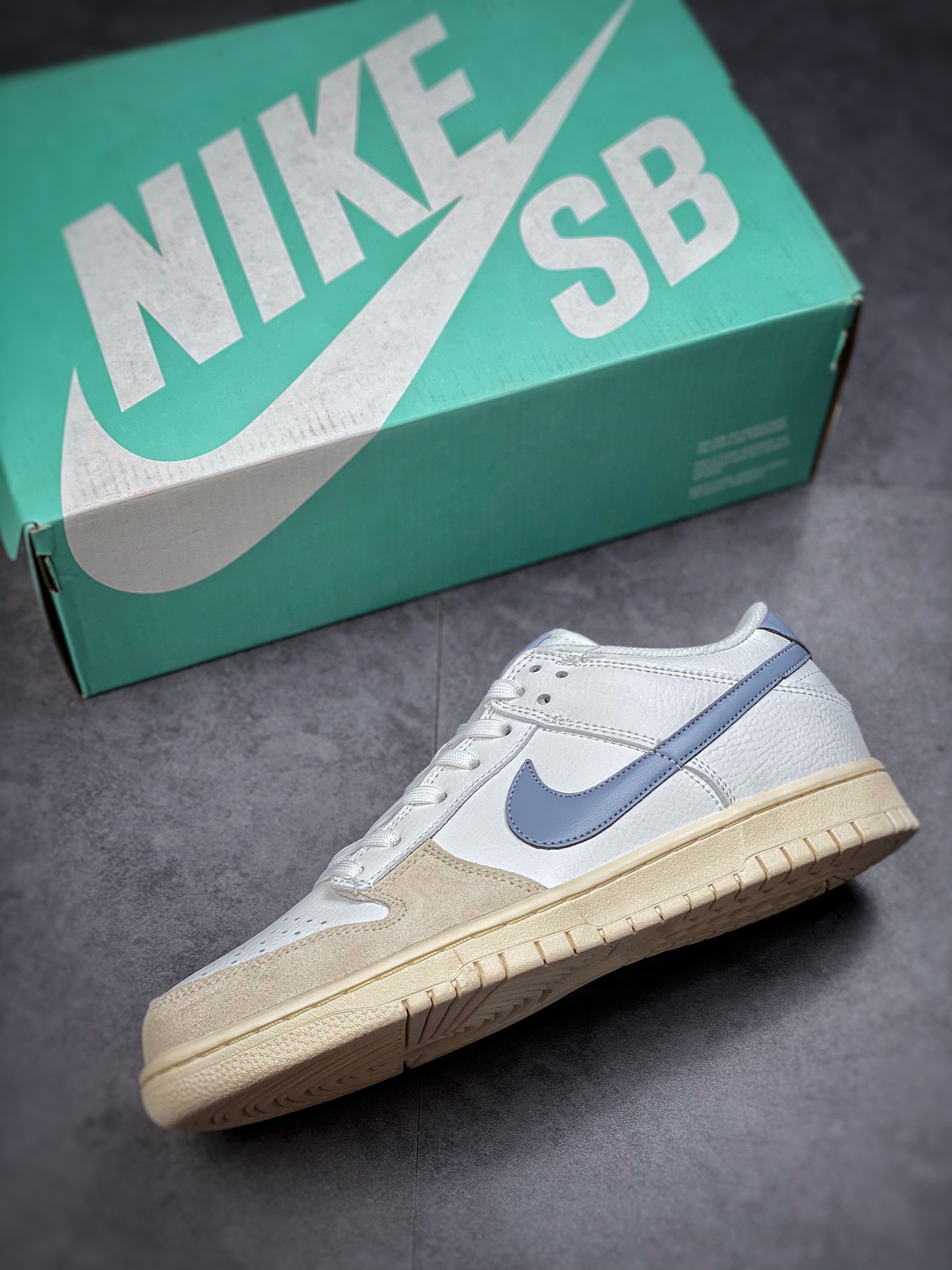 Nike Dunk SB Low retro gray blue was born in 2002 Nike Dunk SB 854866-008