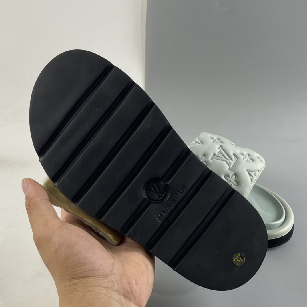 Louis Vuitton LV summer new casual slippers