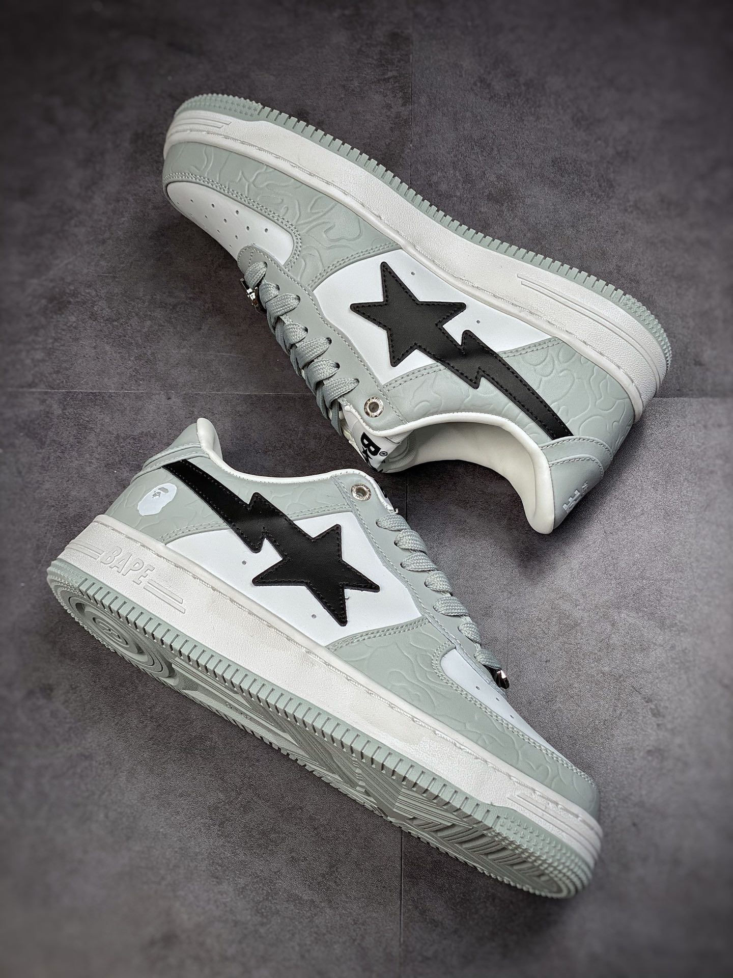 Bape Sta To Low star with the same ape head classic patent leather low-top sports casual sneakers