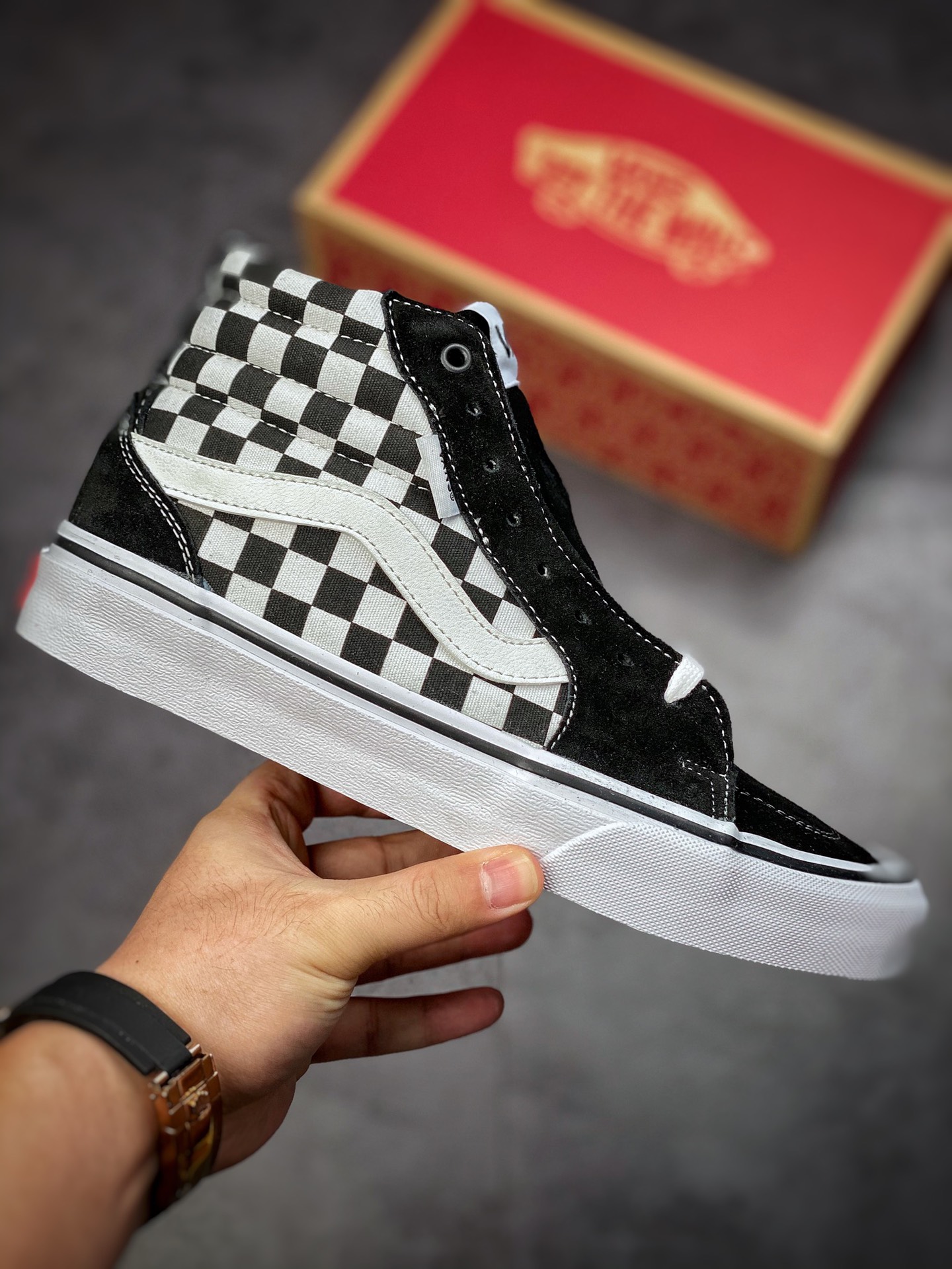 Vans Sk8-Hi Vans official black and white checkerboard street style high-top sneakers VN0A3TKNQXH