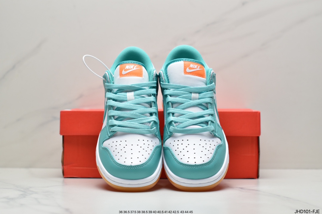 NIKE DUNK SB LOW PRO SB TL Dunk SB as the name suggests has the classic Dunk bloodline DV2190-100