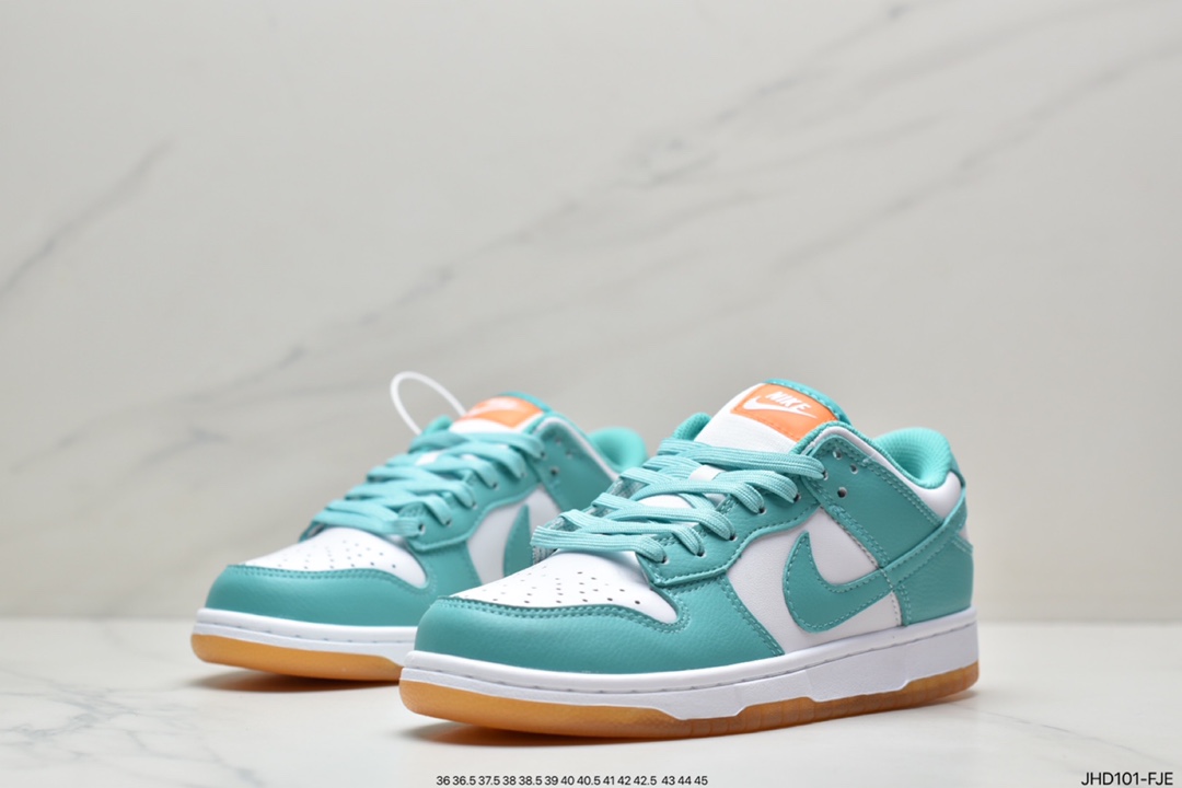 NIKE DUNK SB LOW PRO SB TL Dunk SB as the name suggests has the classic Dunk bloodline DV2190-100