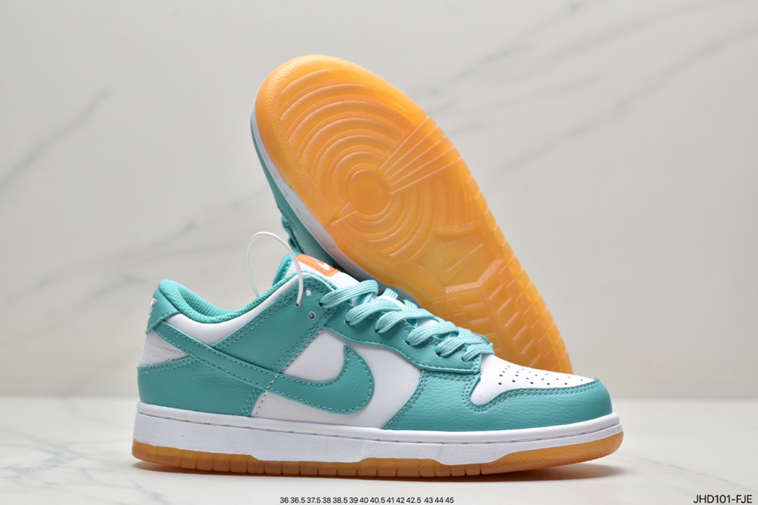 NIKE DUNK SB LOW PRO SB TL Dunk SB as the name suggests has the classic Dunk bloodline DV2190-100