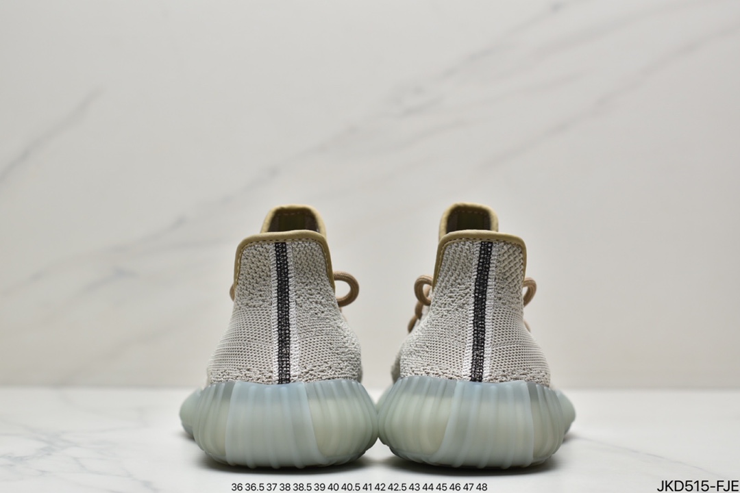 Kanye West x Adidas Yeezy Boost 350 V2”Light” Versatile Lightweight Popcorn Midsole Jogging Shoes