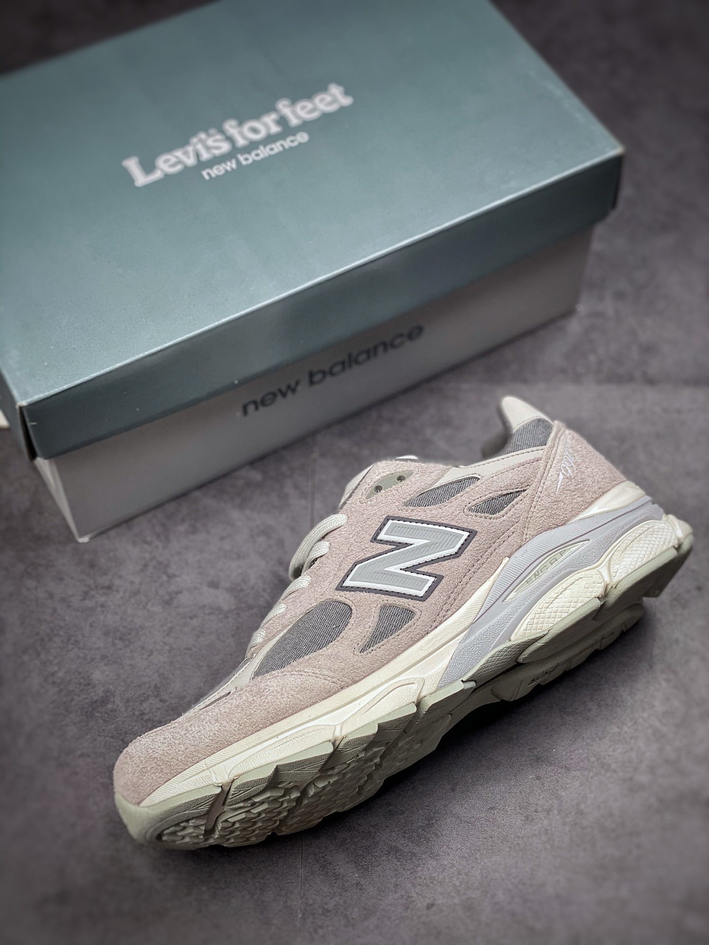 Levi's x New Balance M990LV3 series Levi's joint running shoes ”grey silver” M990LV3