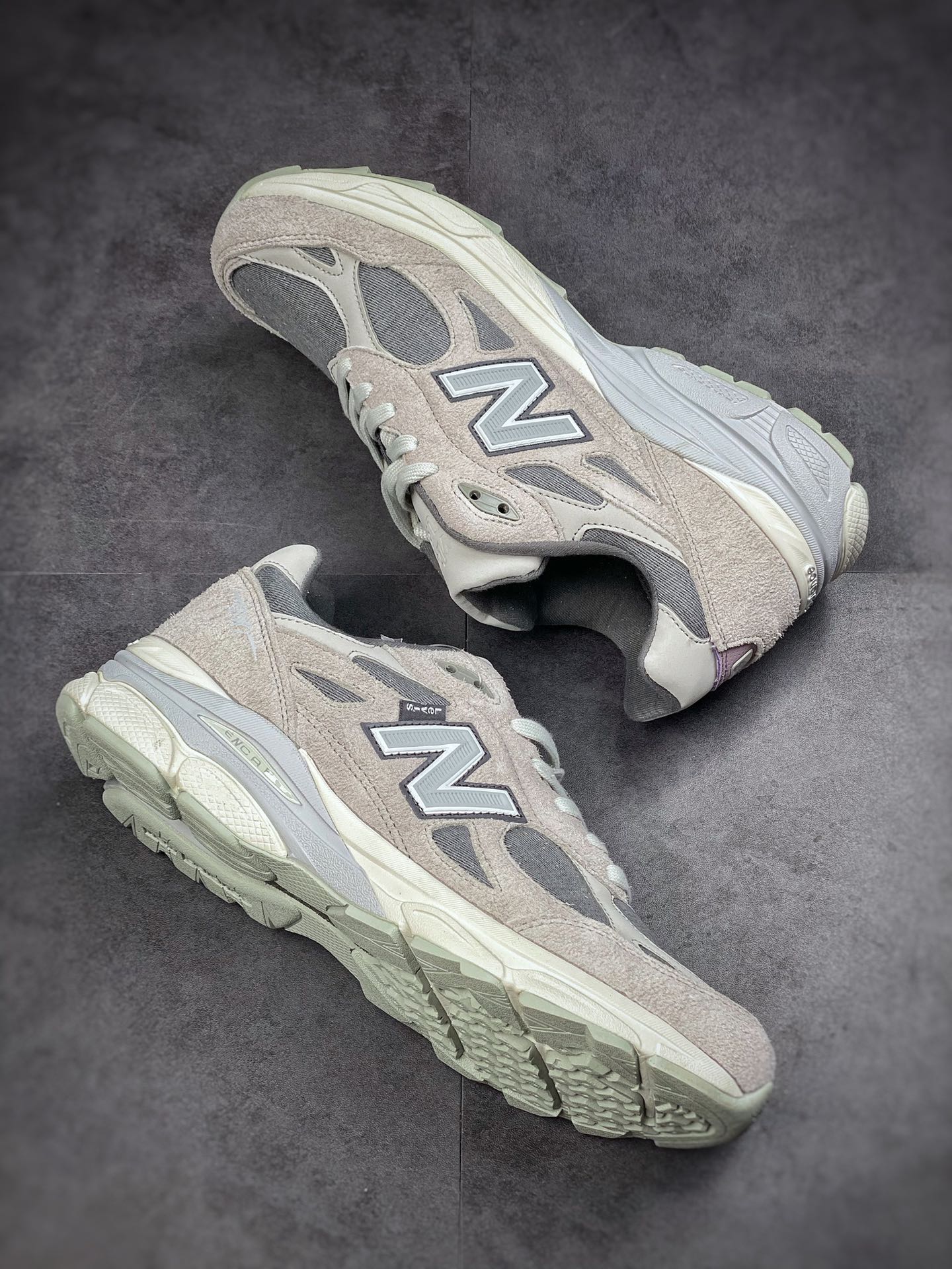 Levi's x New Balance M990LV3 series Levi's joint running shoes ”grey silver” M990LV3