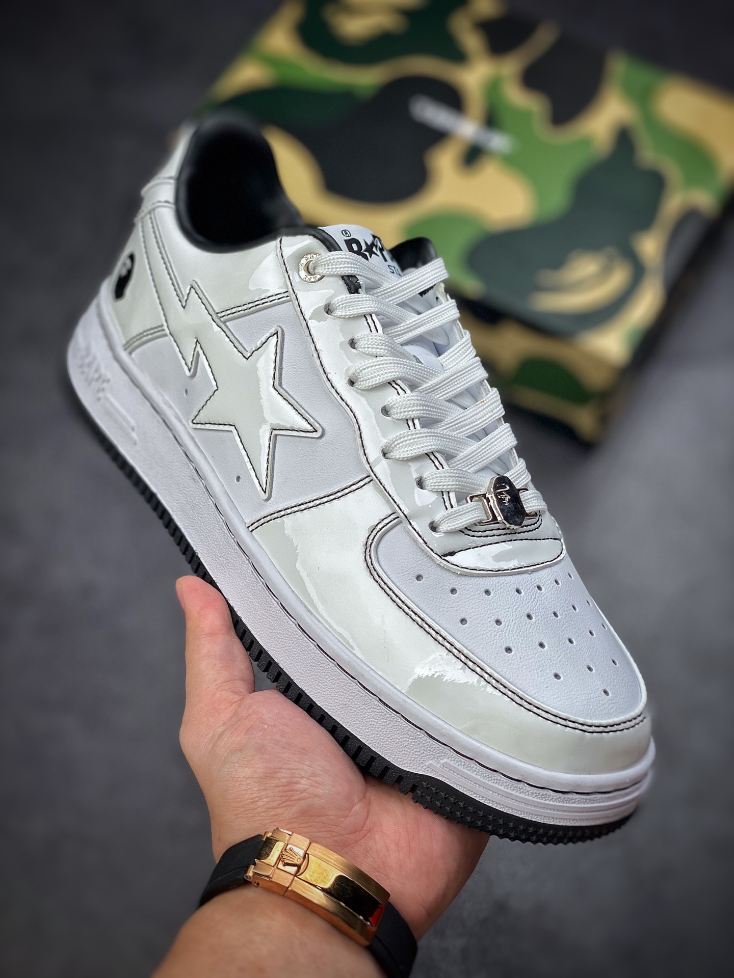 Bape Sta To Low star with the same ape head classic patent leather low-top sports casual sneakers