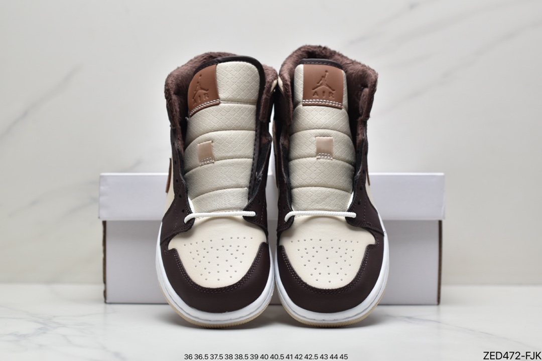 260 这款 Air Jordan 1 Mid 采用适合秋季的棕色DO6699-200