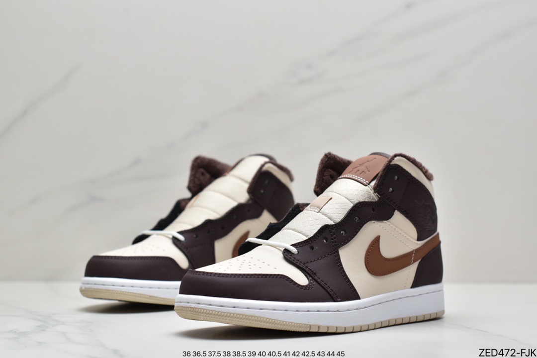 260 这款 Air Jordan 1 Mid 采用适合秋季的棕色DO6699-200